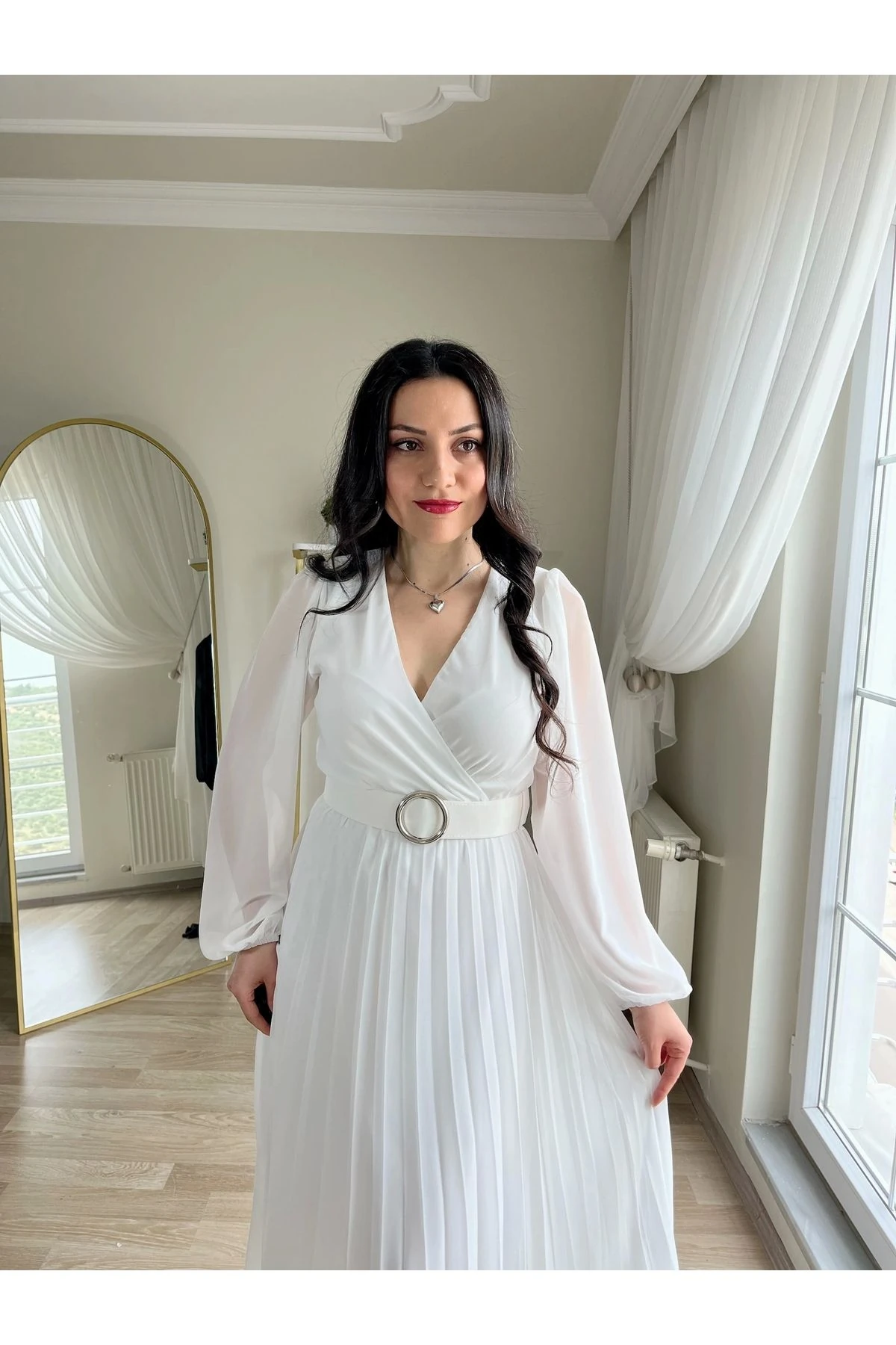Piliseli Kemerli Midi Şifon Elbise Beyaz