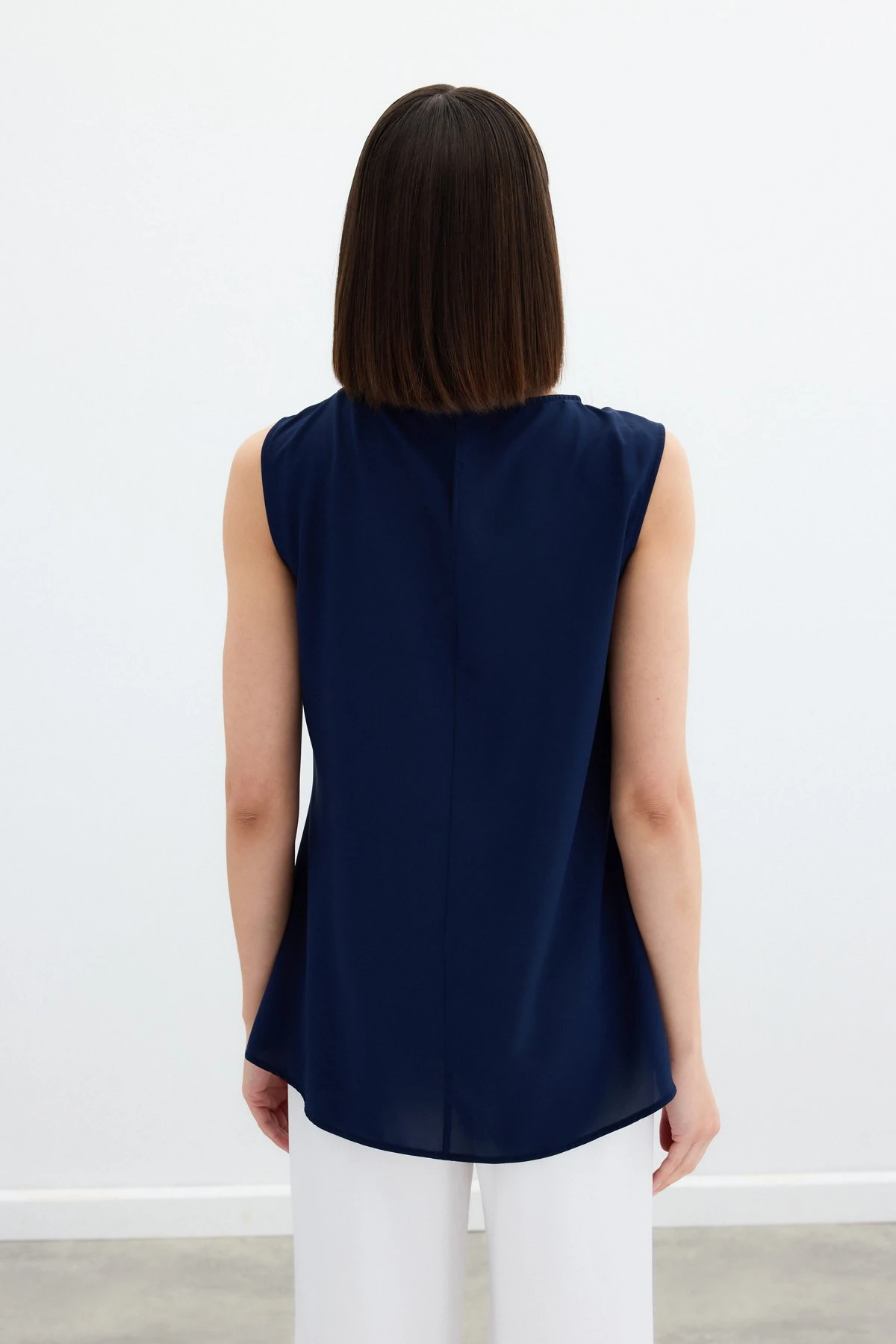 Tek Omuz Aksesuar Detaylı Bluz