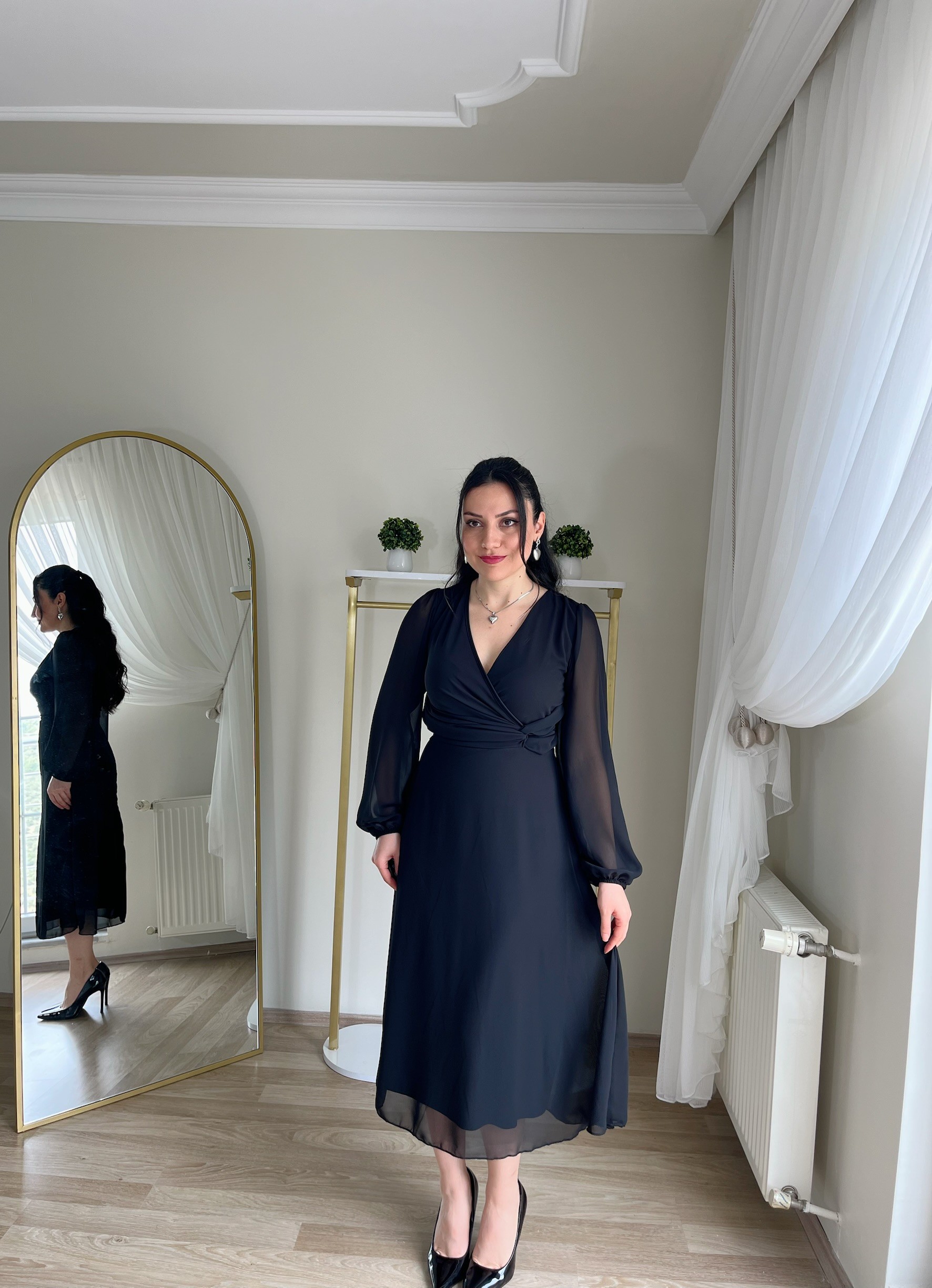 Kruvaze Belden Oturtmalı Şifon Elbise - Siyah
