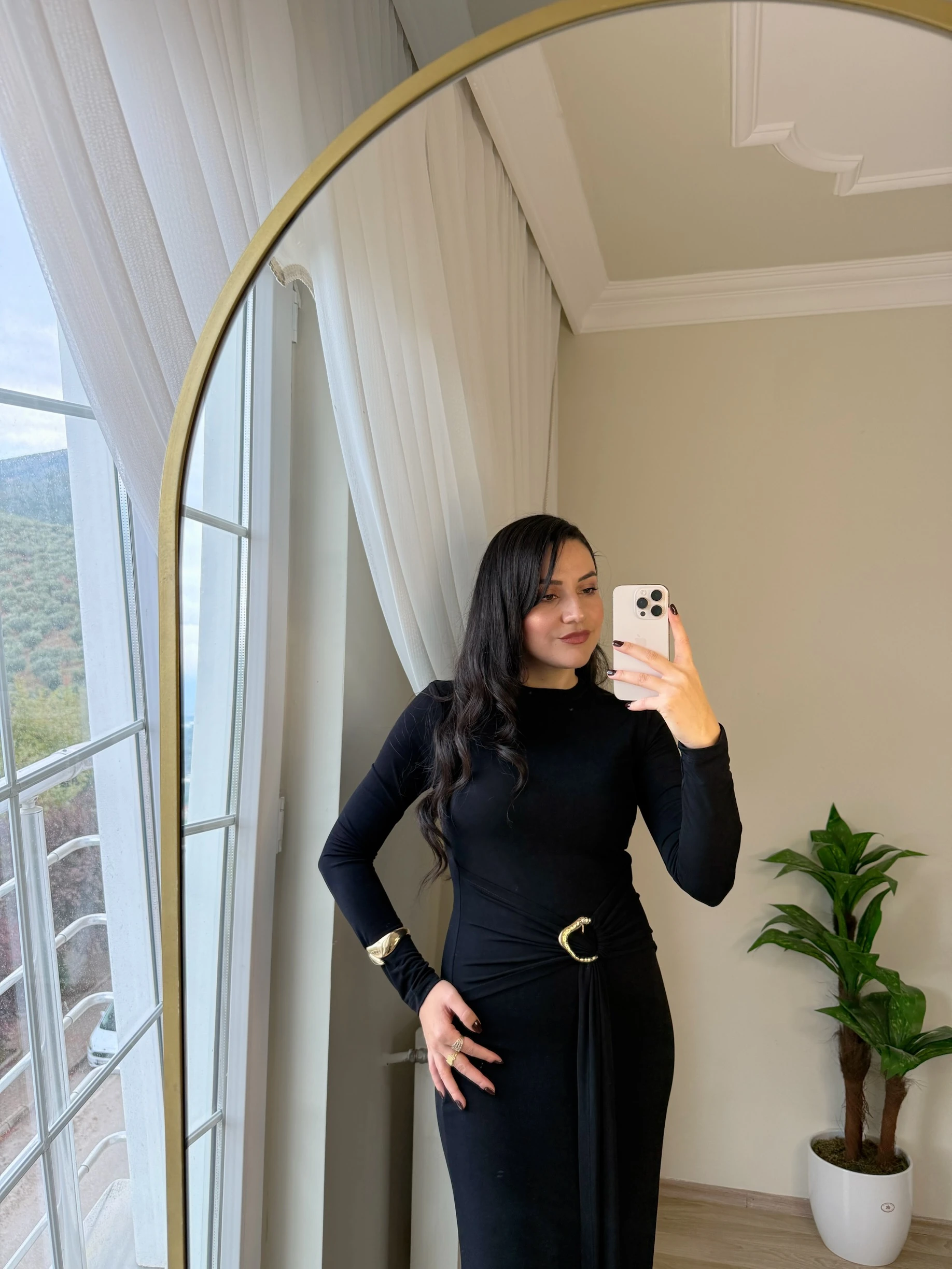 Gold Aksesuar Detaylı Elbise