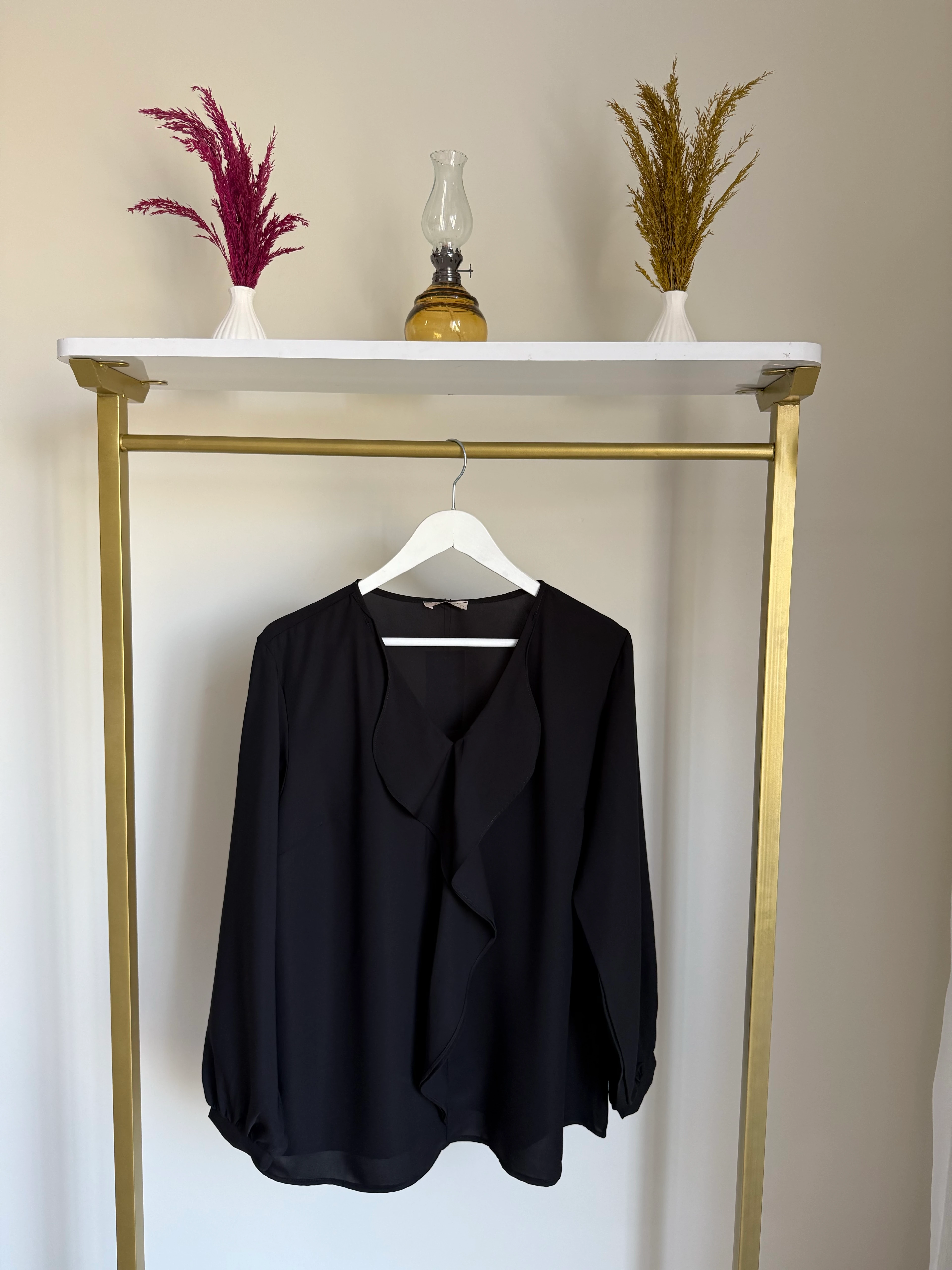 Fırfır Detaylı V Yaka Büyük Beden Bluz