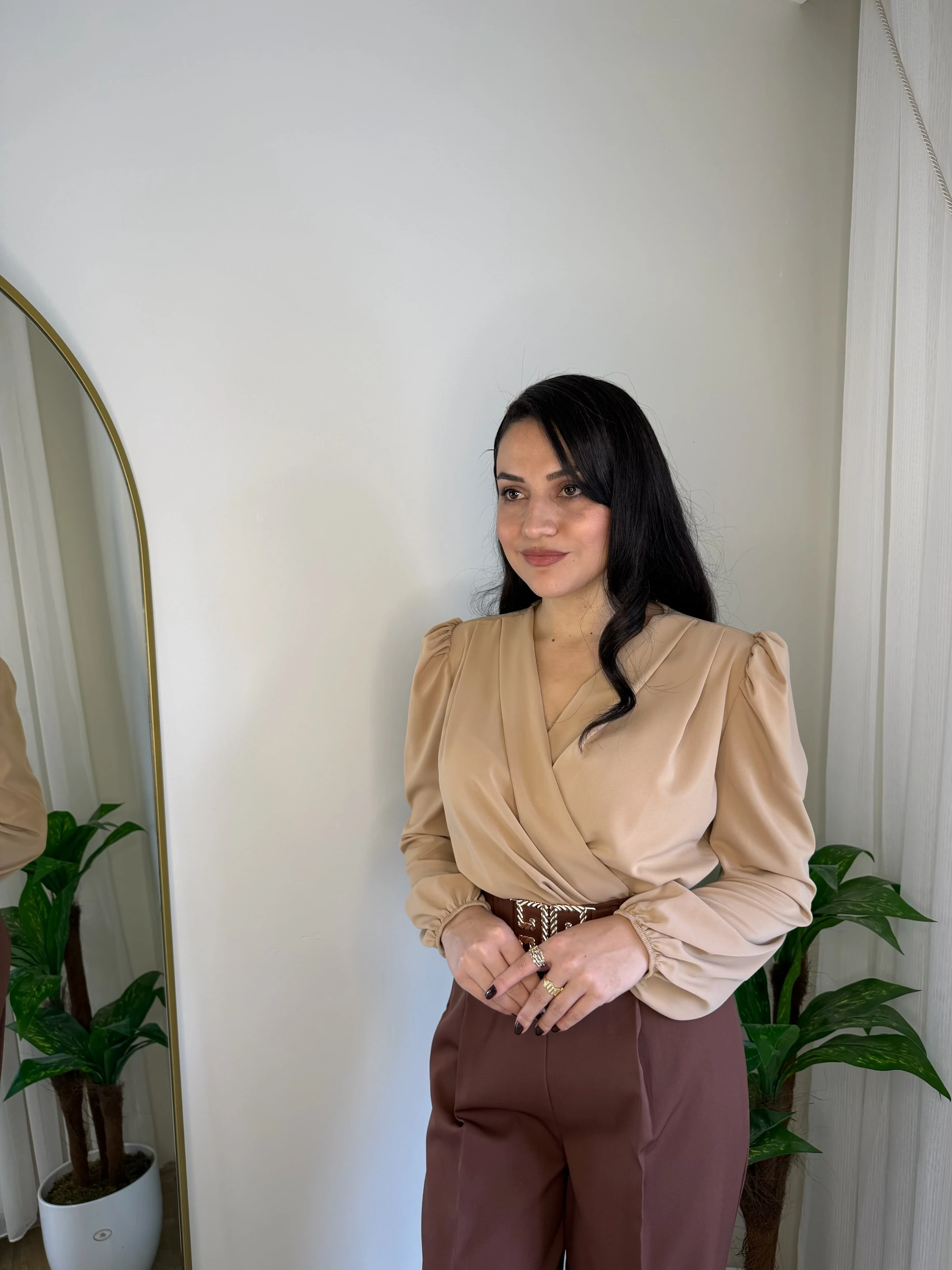 Kruvaze Yaka Vatkalı Çıtçıtlı Bodysuit Bluz - Camel