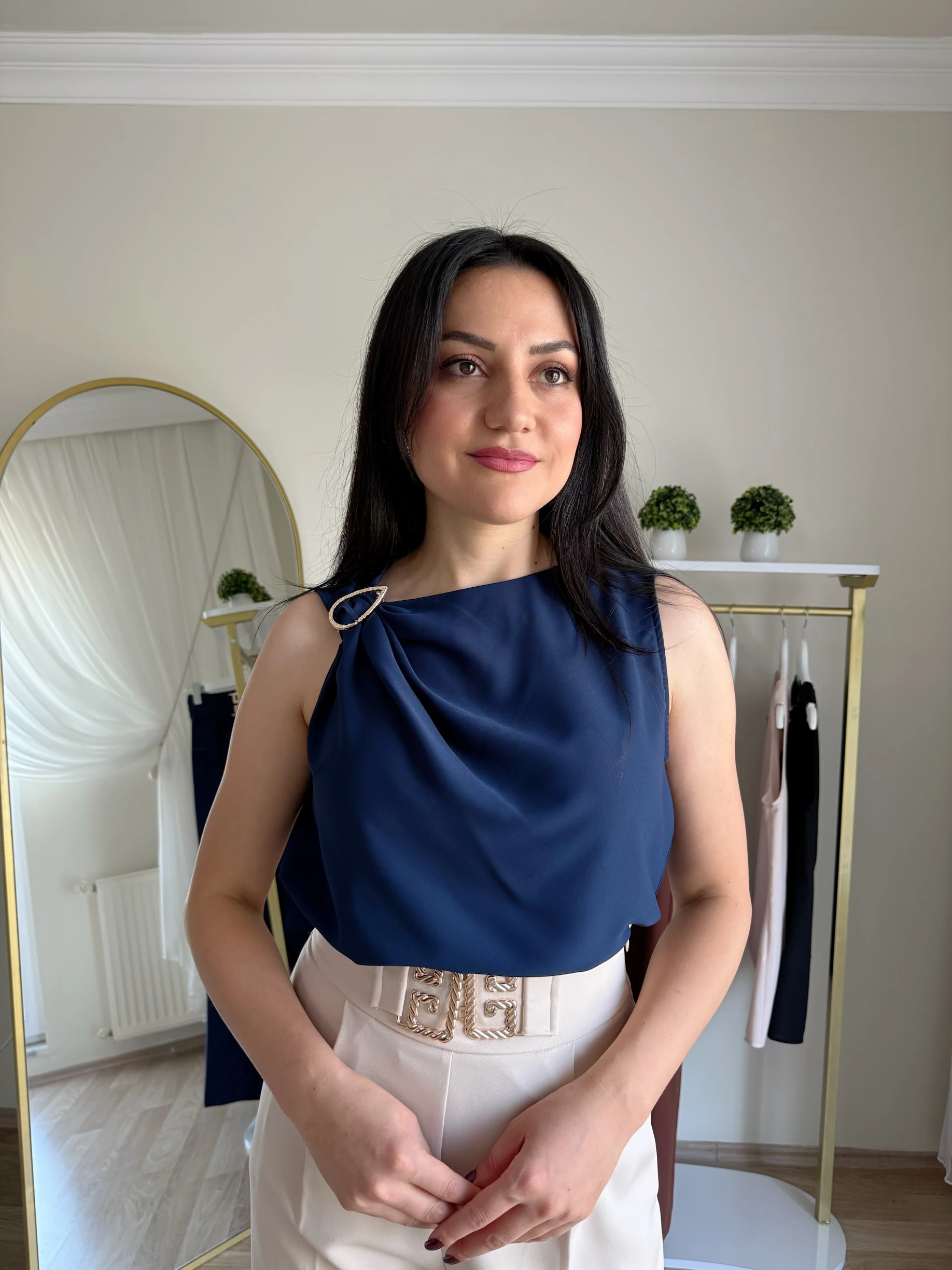 Tek Omuz Aksesuar Detaylı Bluz