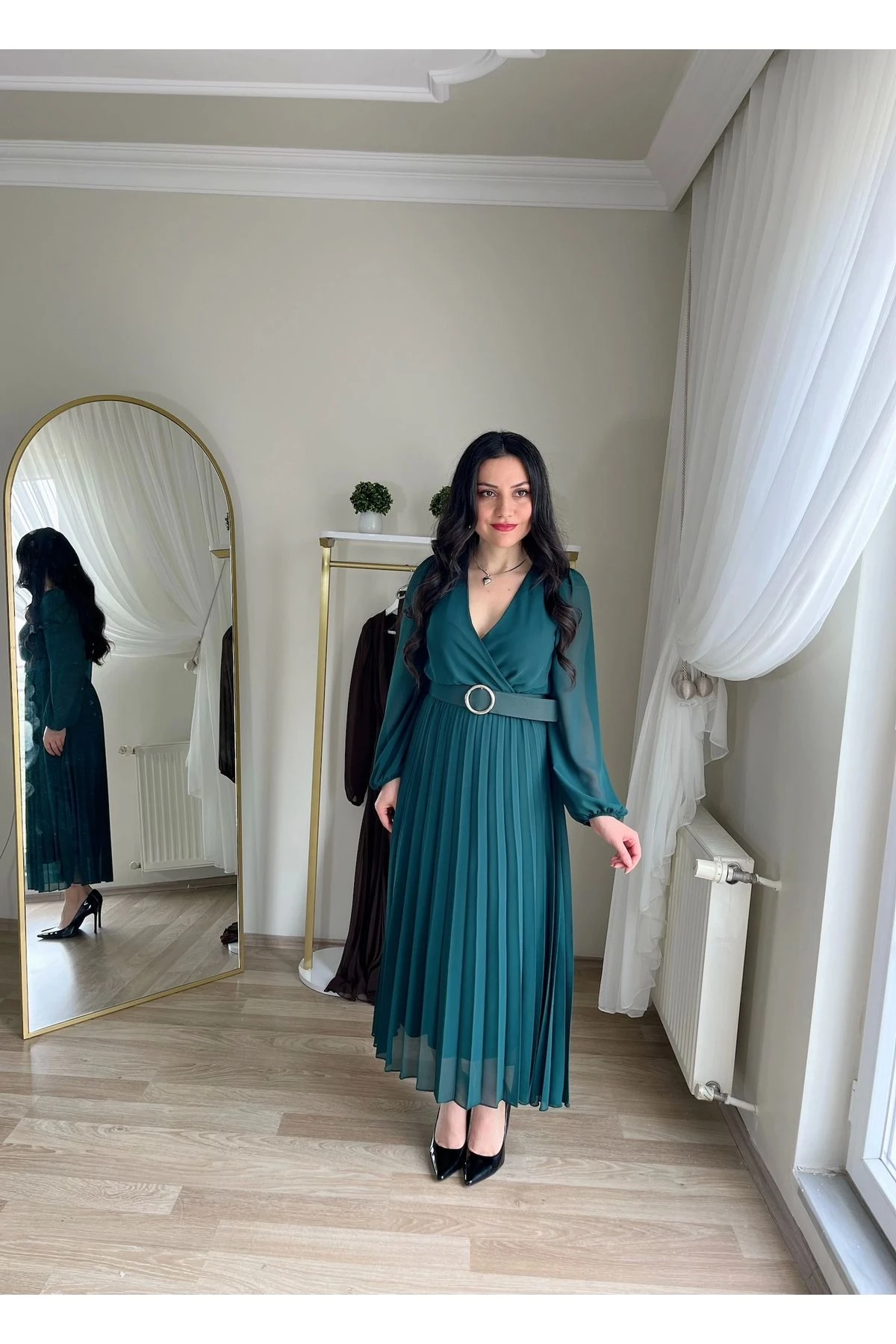 Piliseli Kemerli Midi Şifon Elbise Beyaz - Yeşil