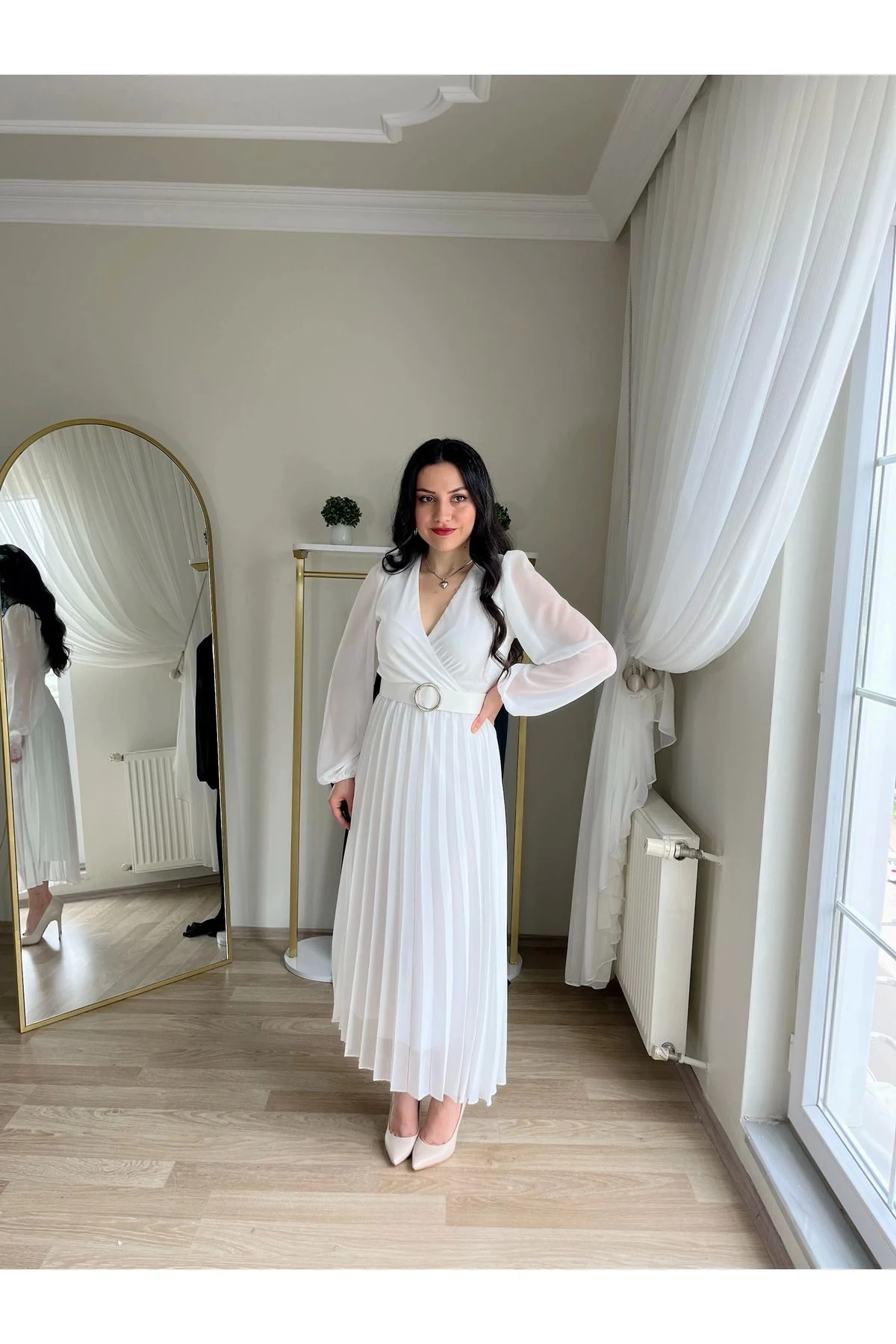 Piliseli Kemerli Midi Şifon Elbise Beyaz