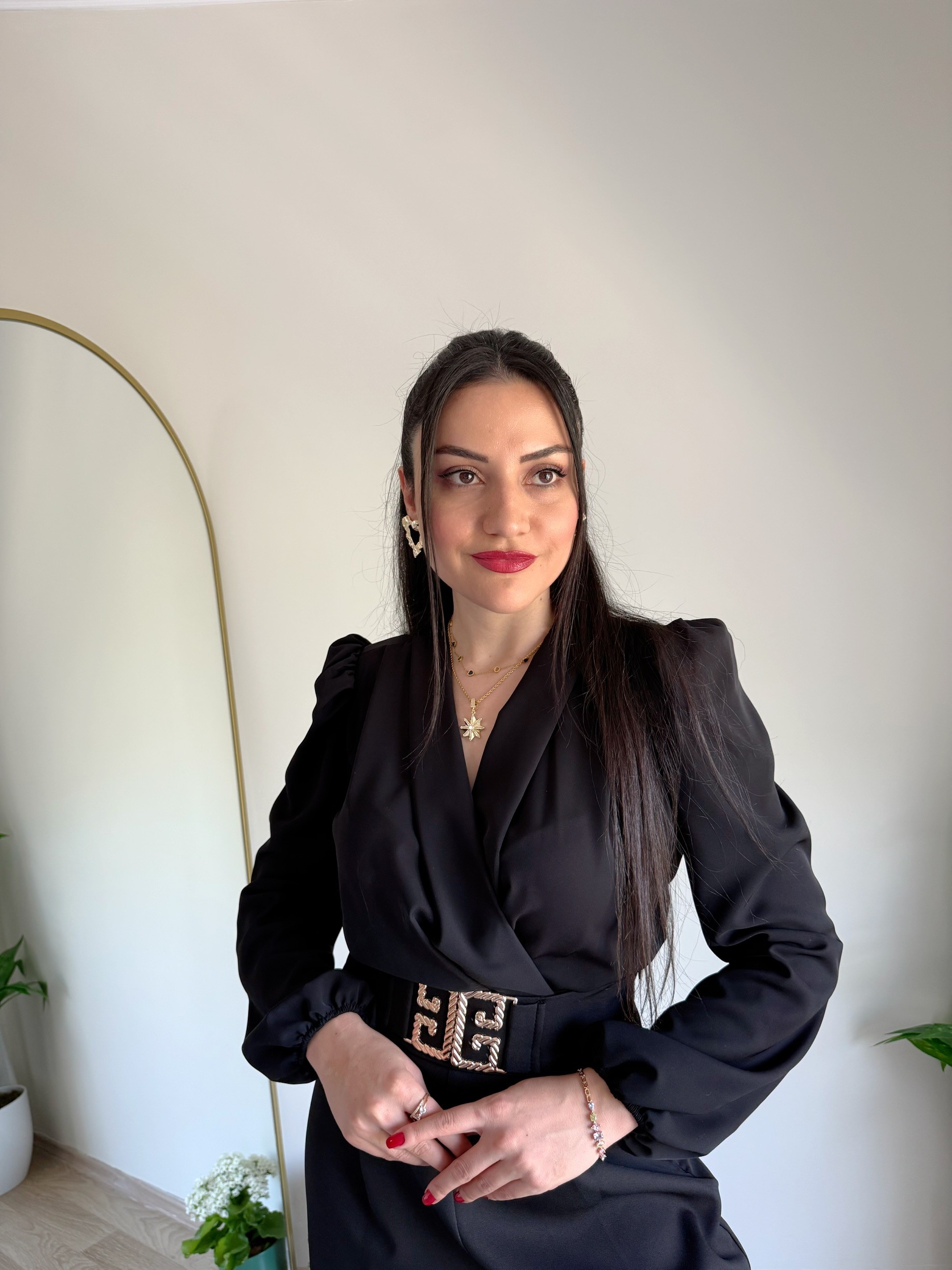 Kruvaze Yaka Vatkalı Çıtçıtlı Bodysuit Bluz - Siyah