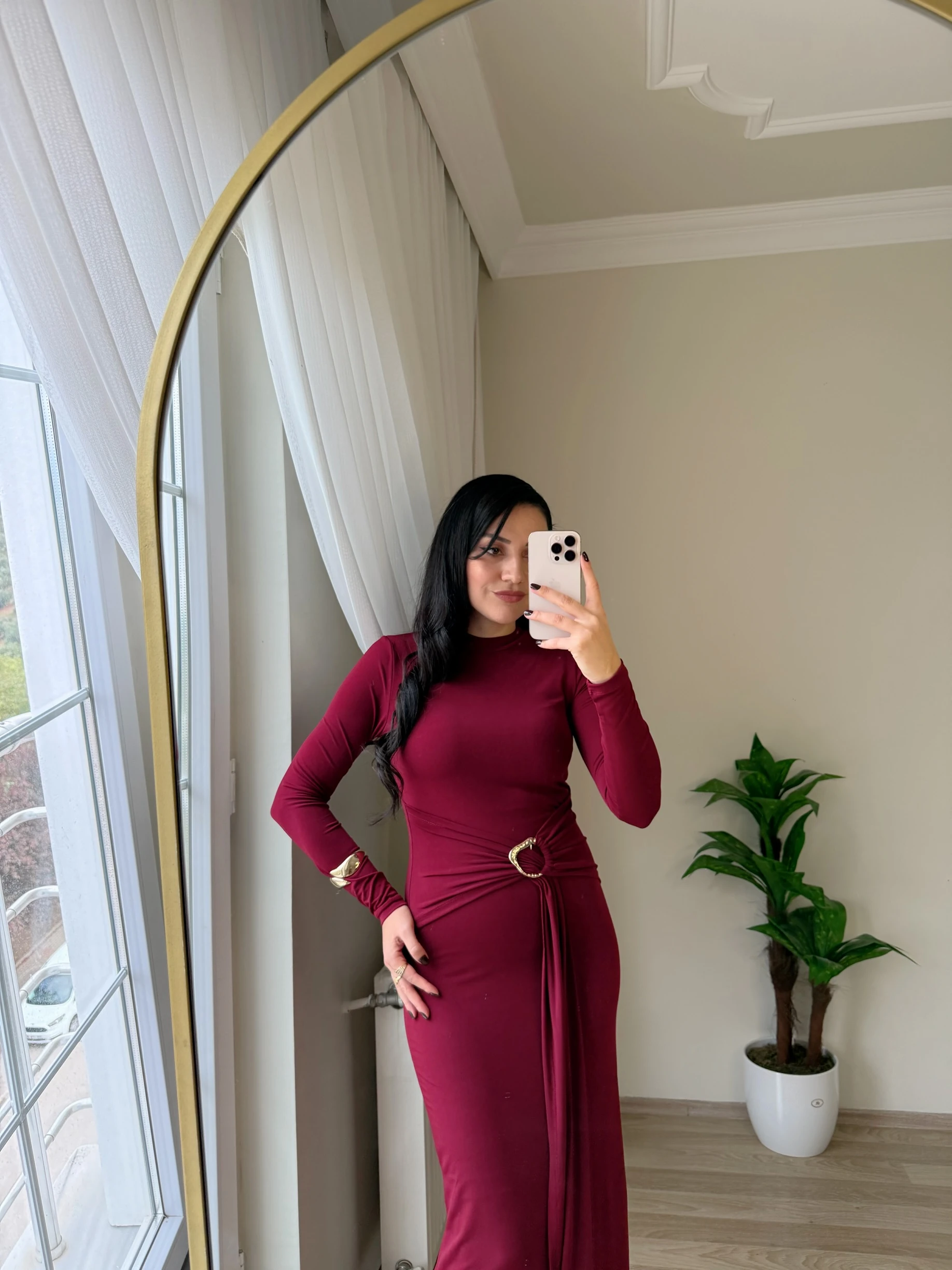 Gold Aksesuar Detaylı Elbise