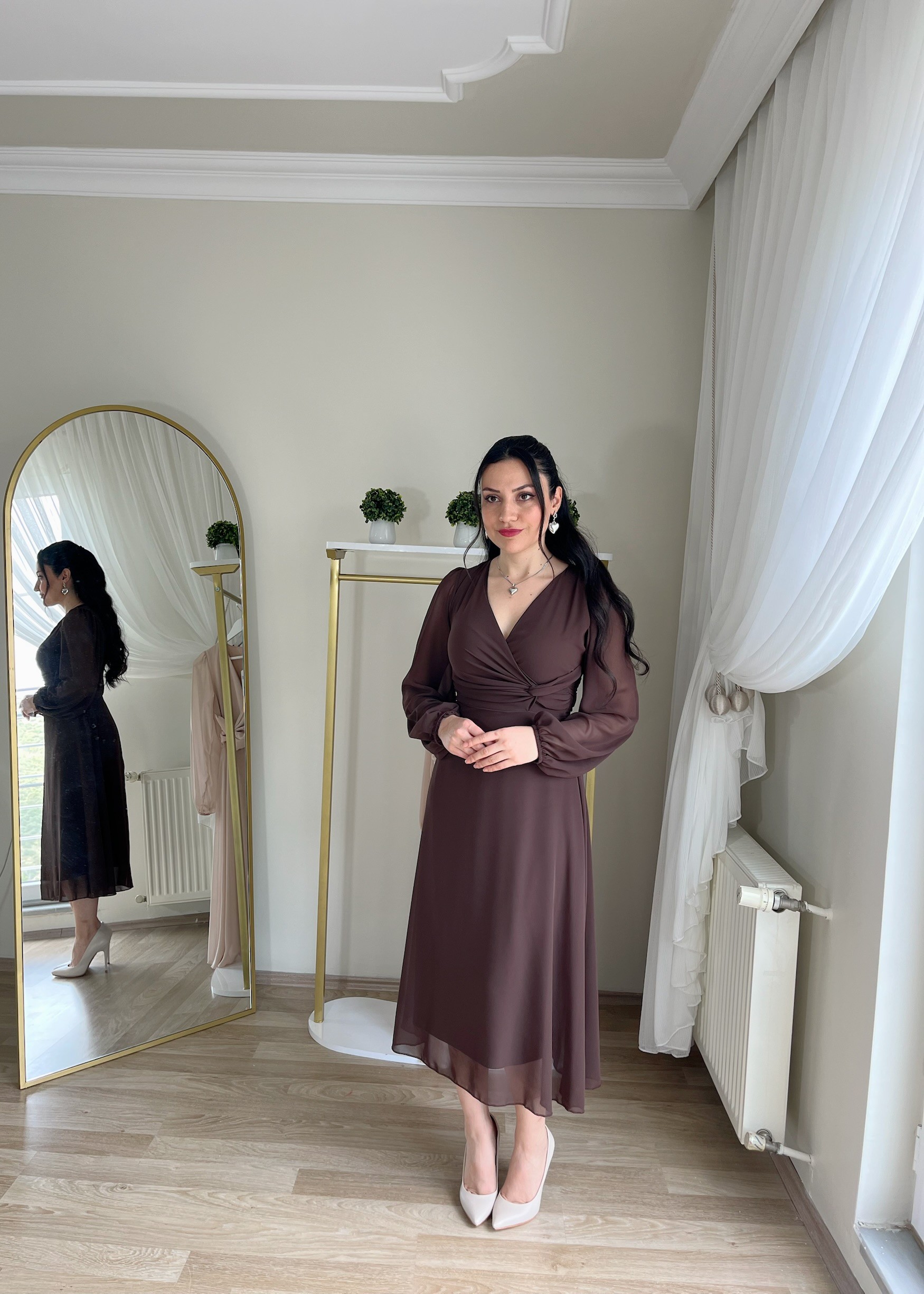 Kruvaze Belden Oturtmalı Şifon Elbise - Kahverengi