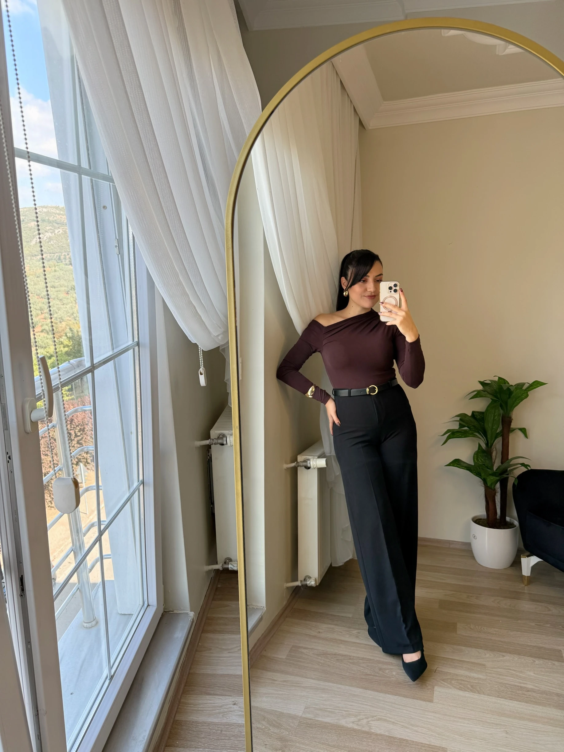 Kayık Yaka Omuz Dekolteli Buzi Bluz