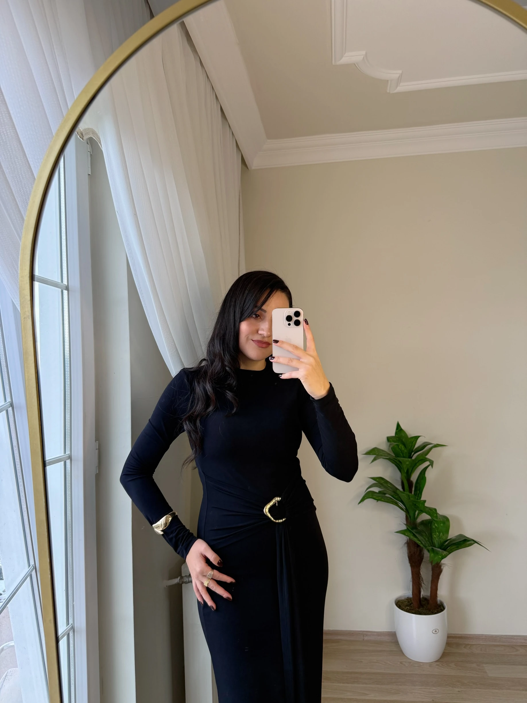 Gold Aksesuar Detaylı Elbise