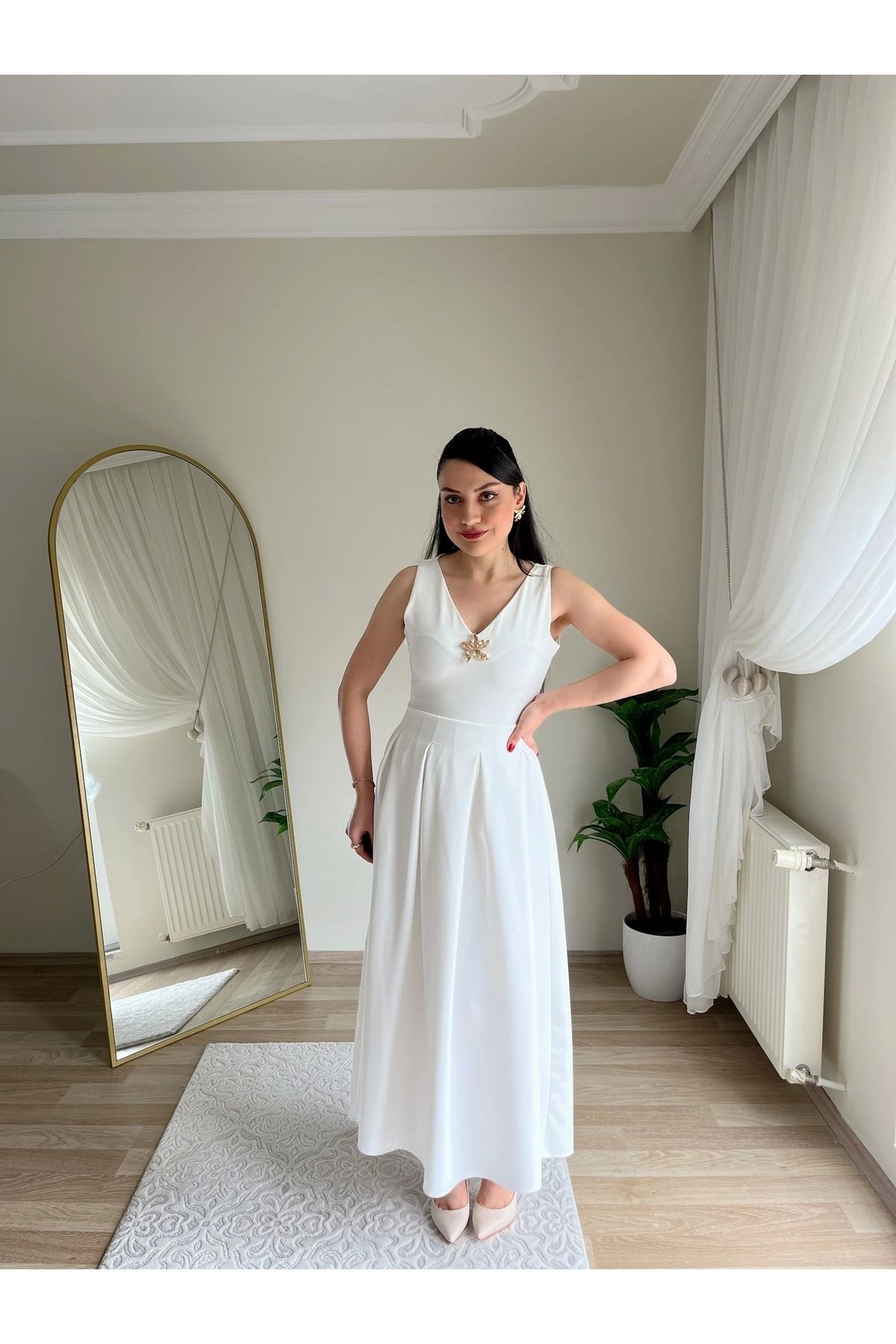 Late Yıldız Detaylı Elbise - beyaz