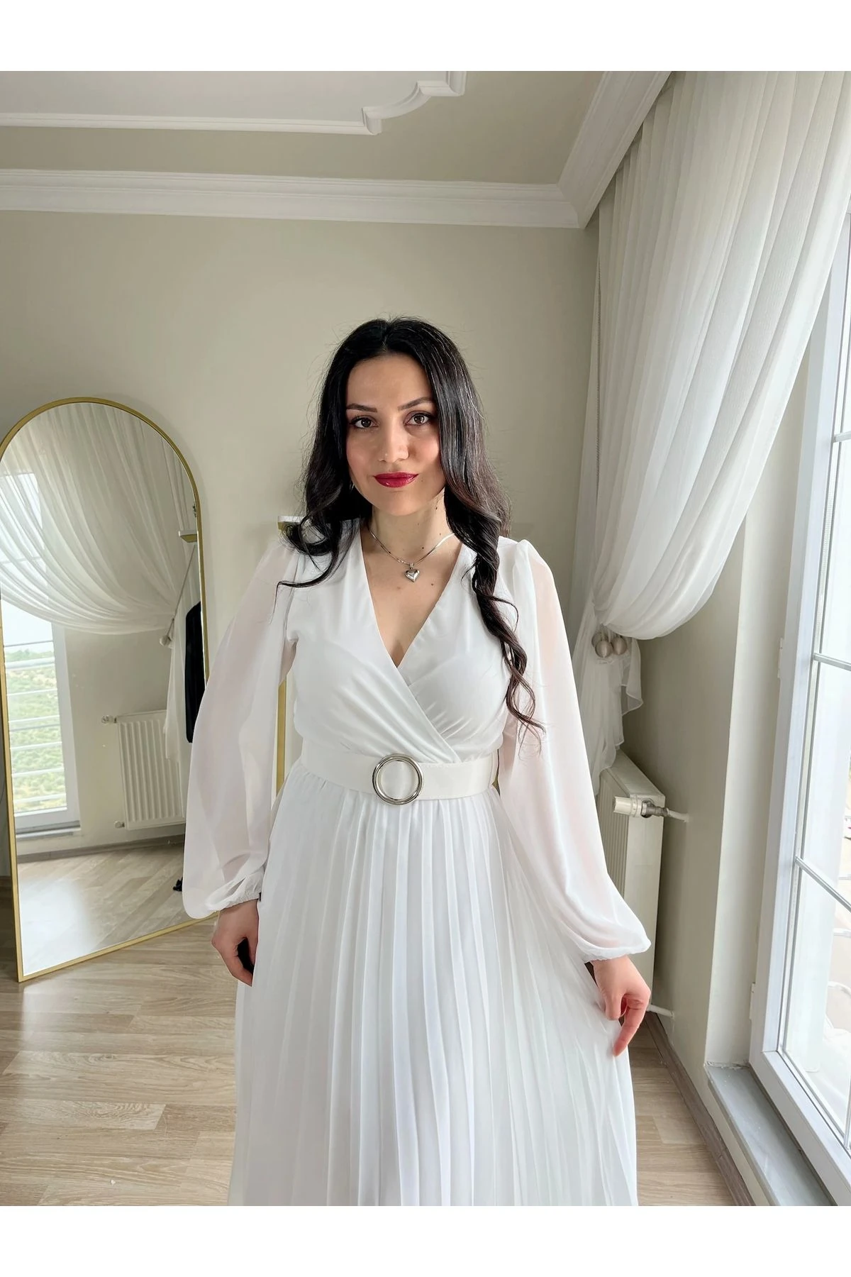 Piliseli Kemerli Midi Şifon Elbise Beyaz