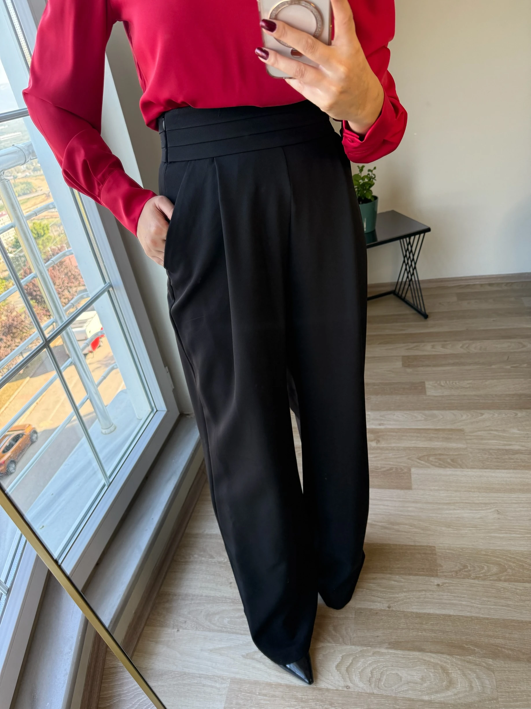 Bel Detaylı Cepli Pantolon