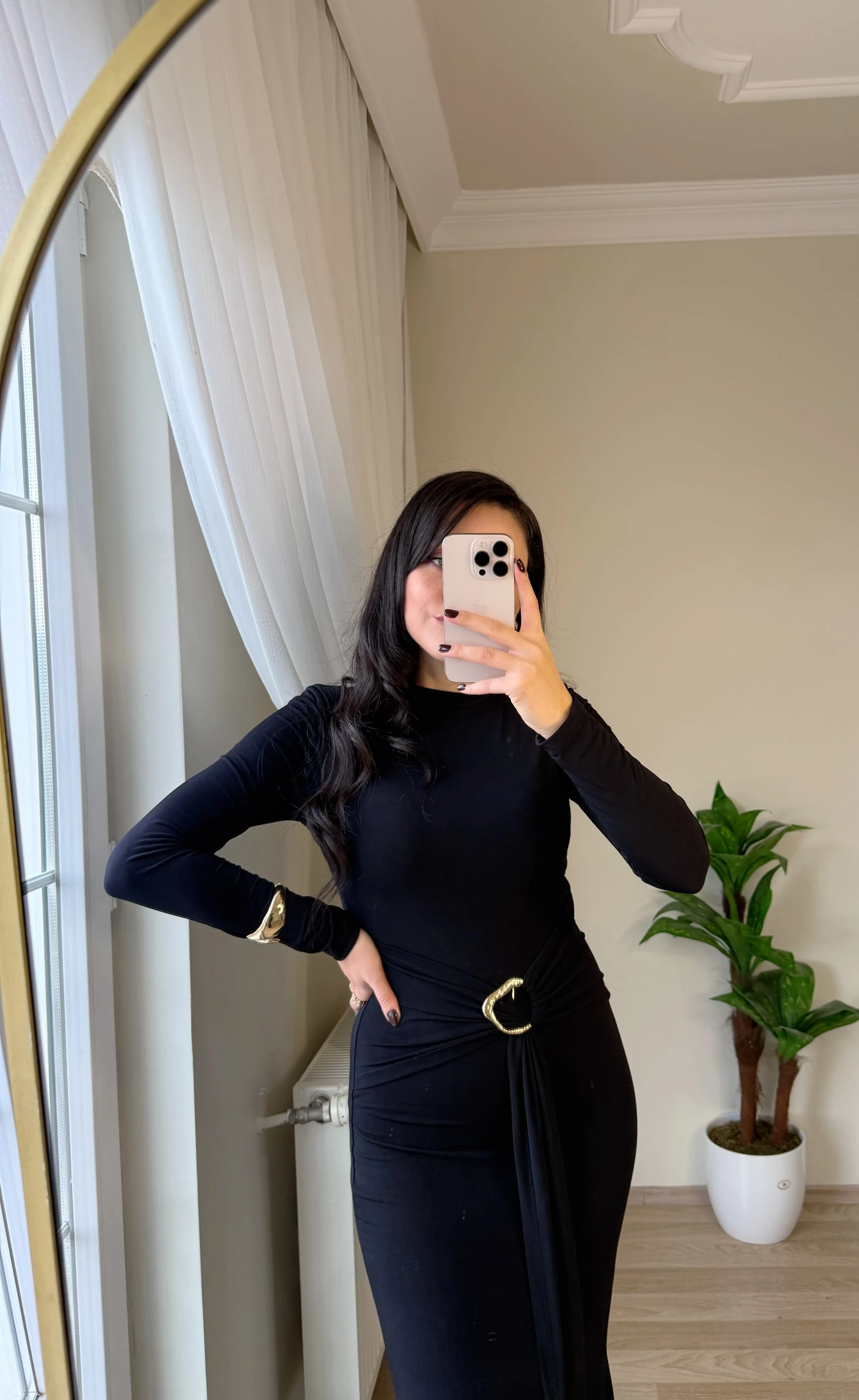 Gold Aksesuar Detaylı Elbise