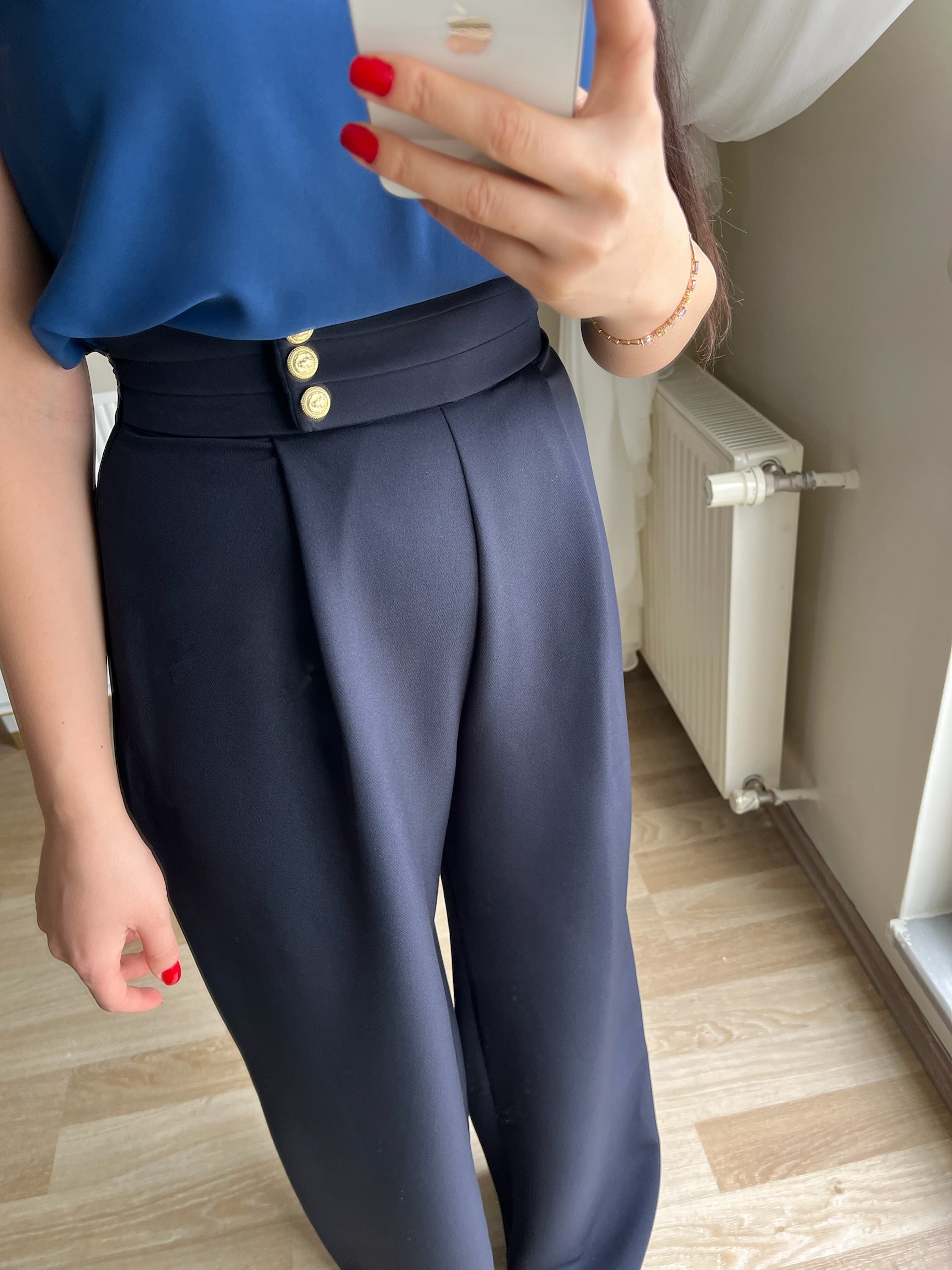 Bel Düğme Detaylı Bol Paça Pantolon 