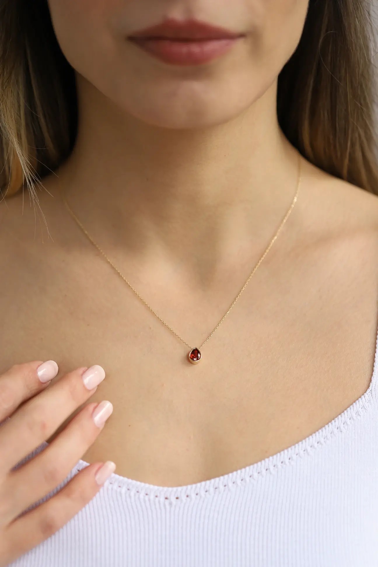 14 Ayar Altın Damla Bordo Taşlı Kolye 