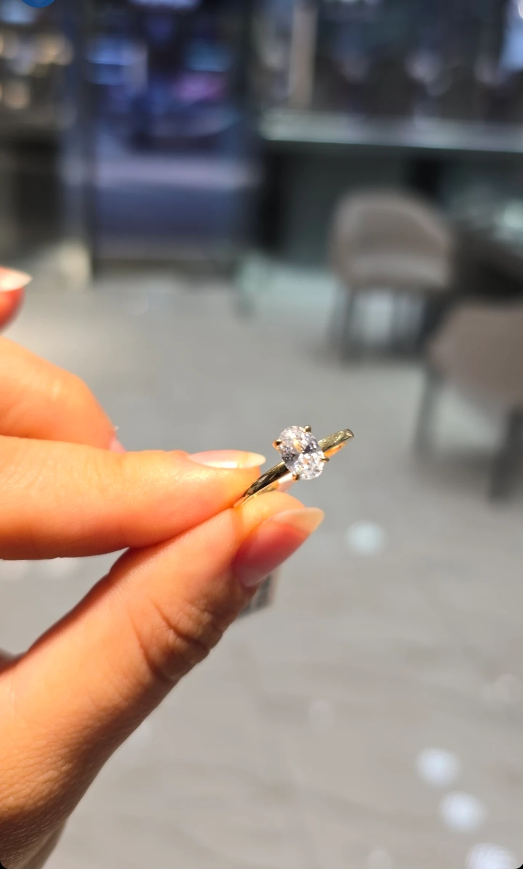 14 Ayar Oval Tektaş Yüzük