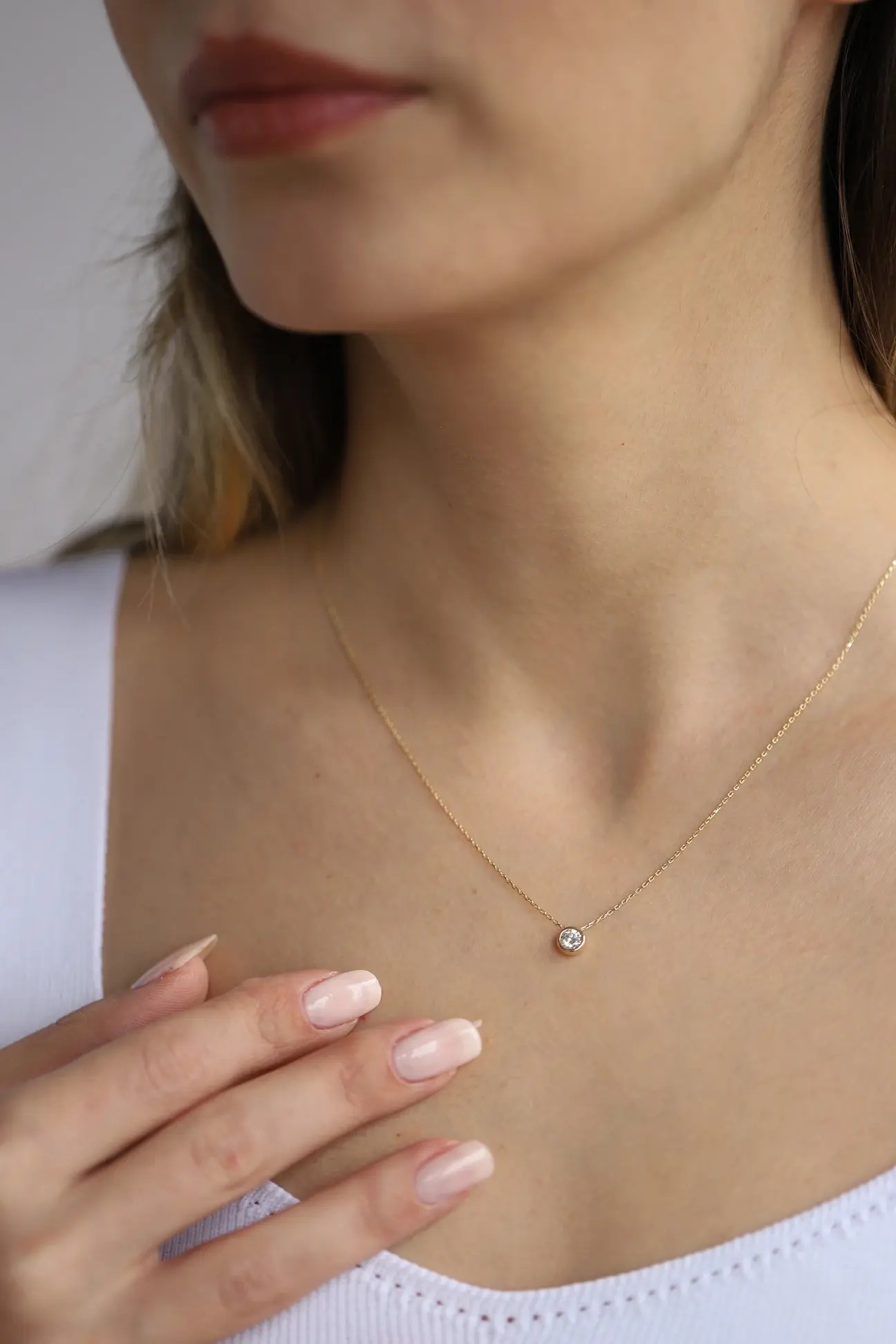 14 Ayar Altın Beyaz Taşlı Minimal Kolye