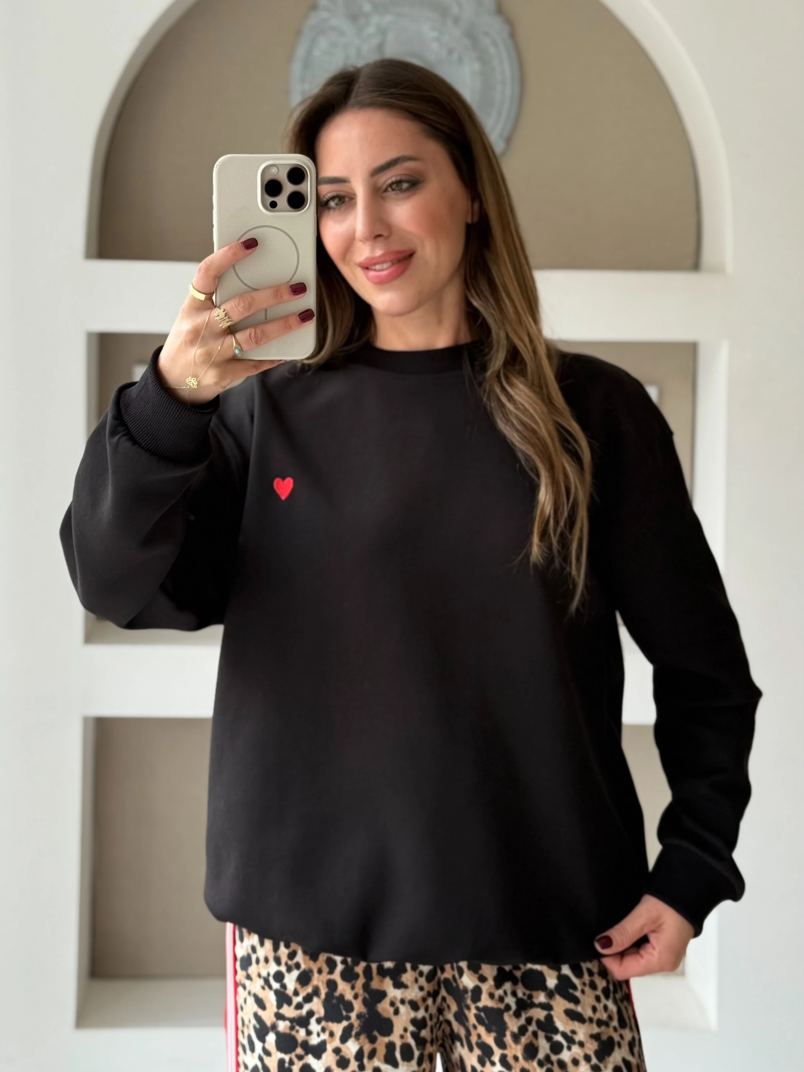 Kalp Nakış Detaylı Oversize Sweatshirt