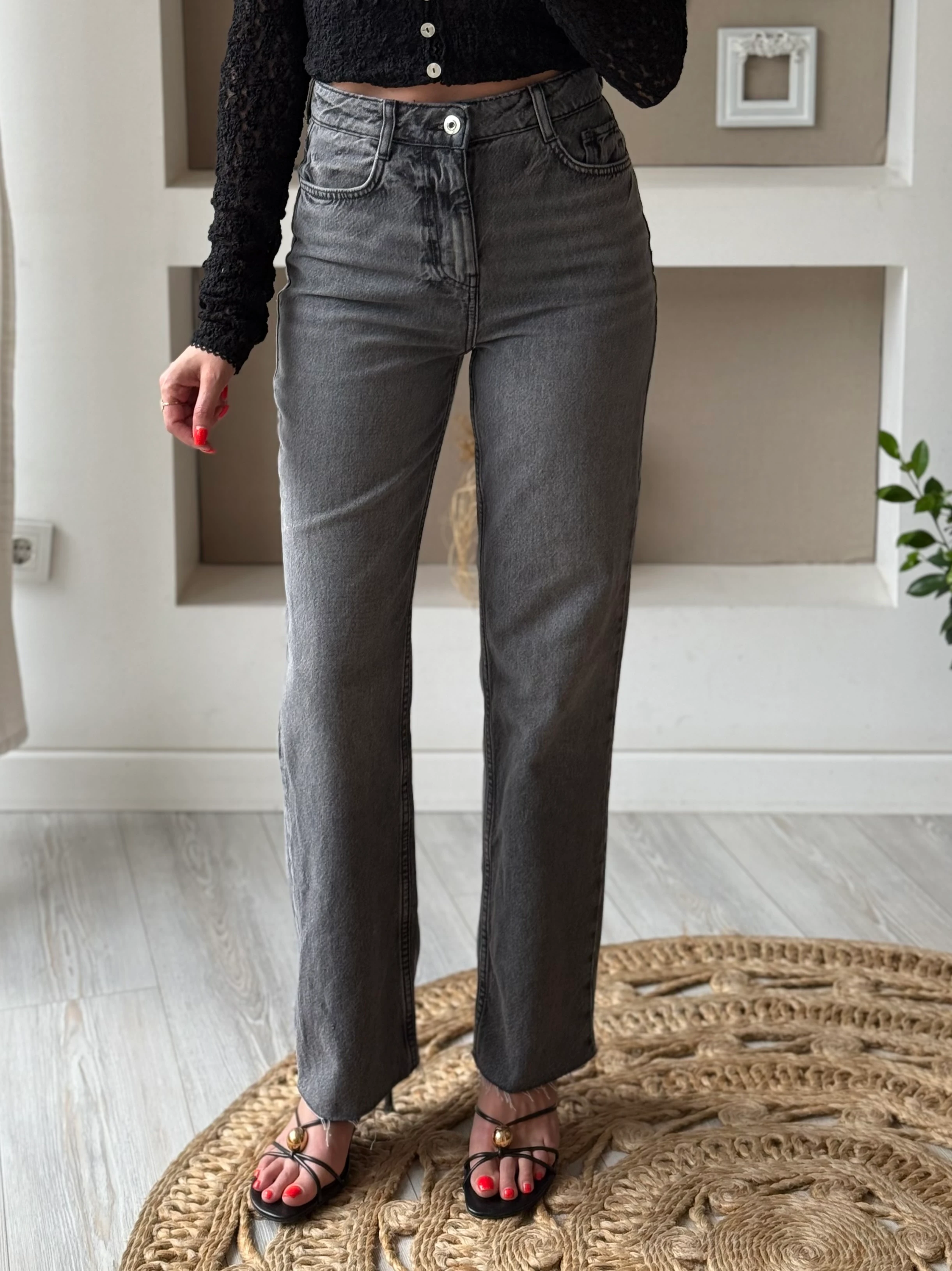 Orjinal Marka Gri Renk Düz kesim Jean