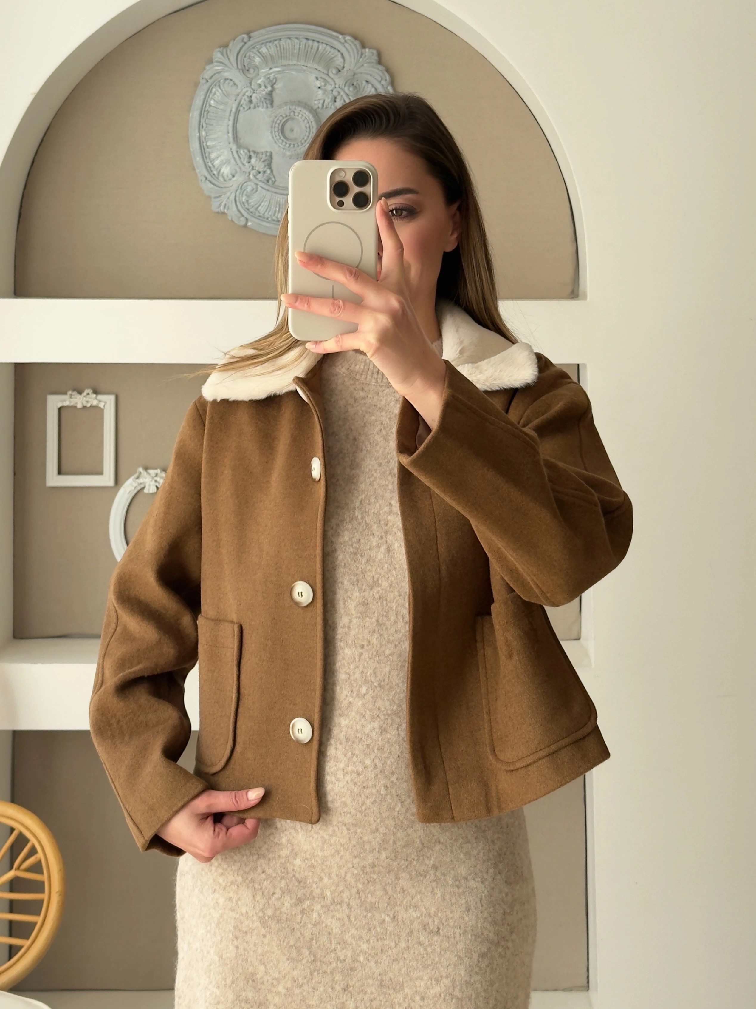 Peluş Yaka Kaşe Dokulu Ceket