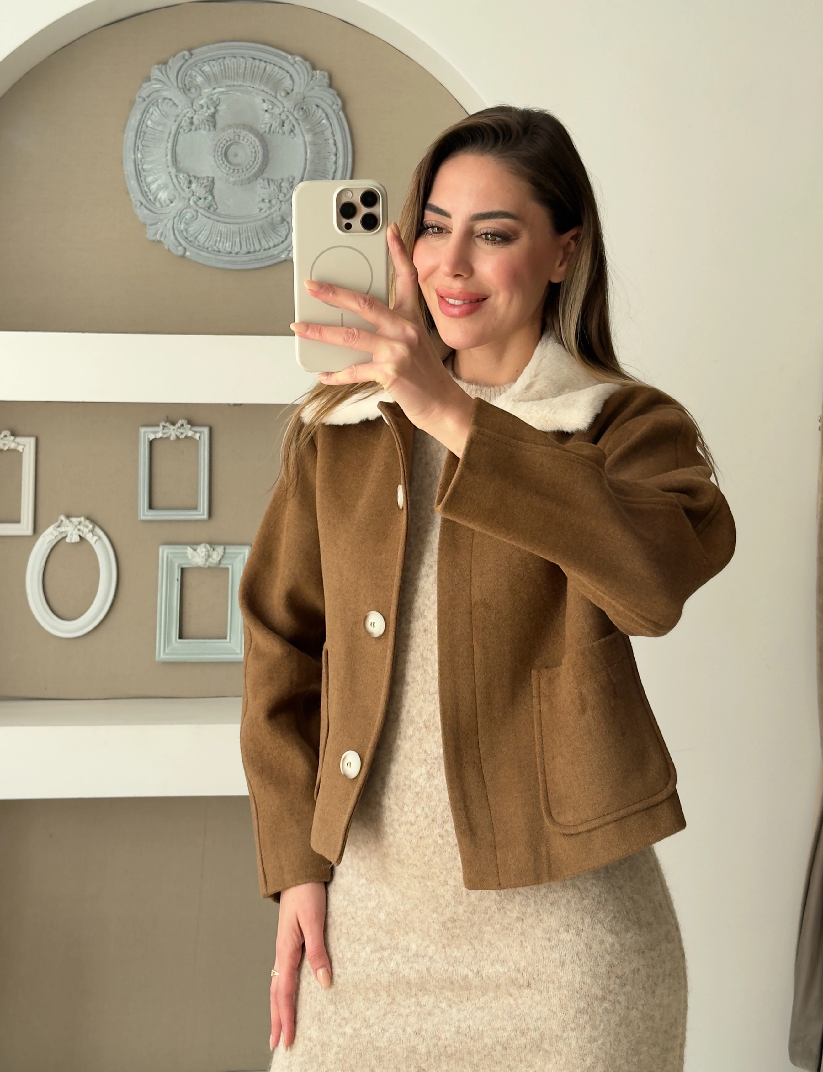 Peluş Yaka Kaşe Dokulu Ceket