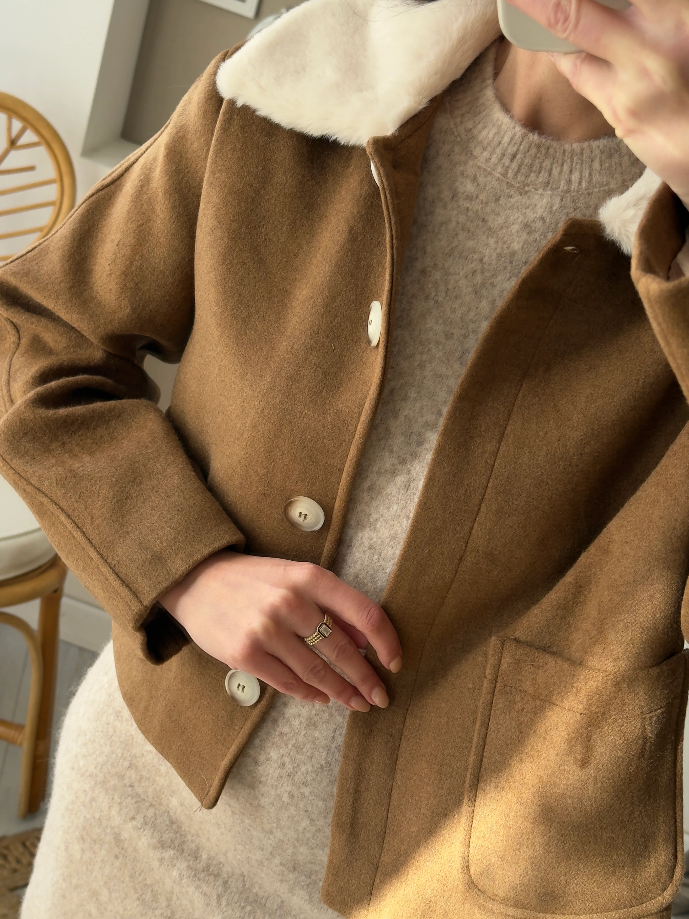 Peluş Yaka Kaşe Dokulu Ceket