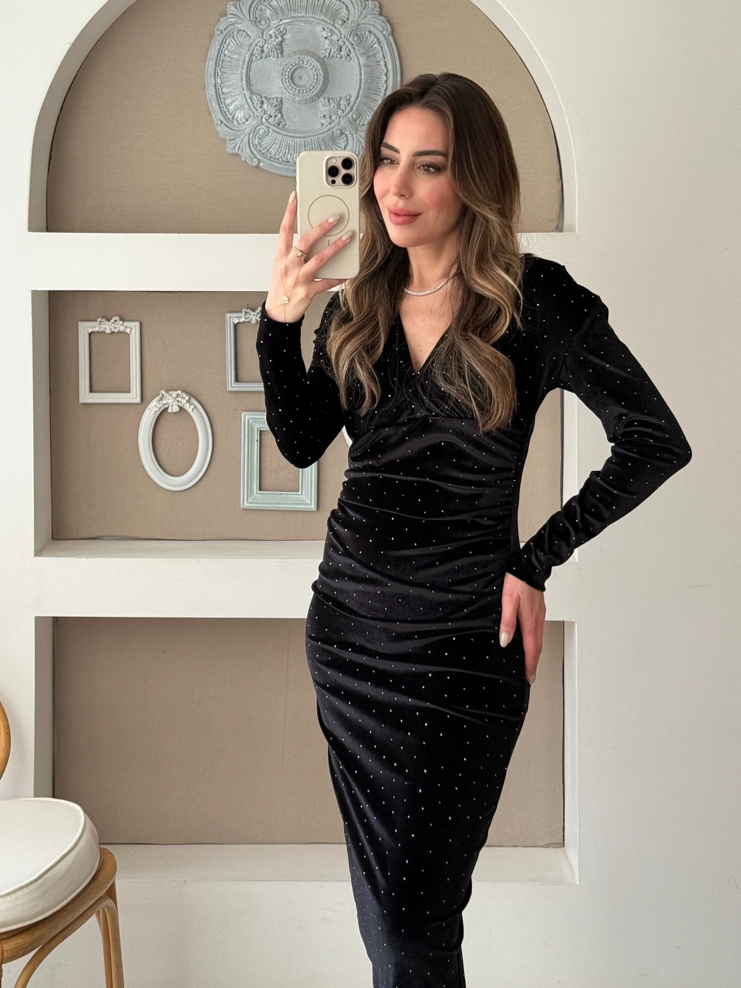 Minik Taşlı Kadife Elbise