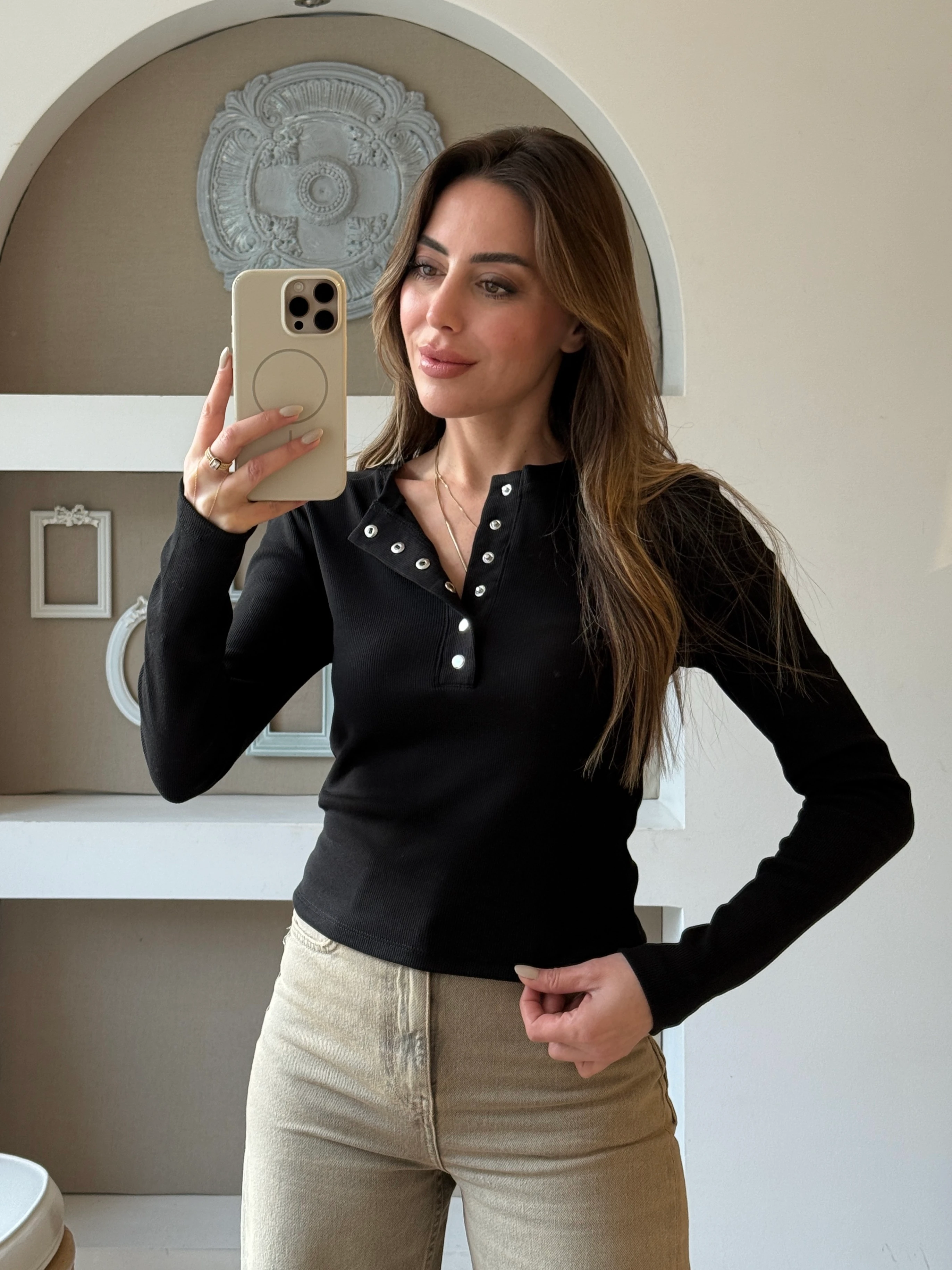 Yakası Çıtçıtlı Body - Siyah