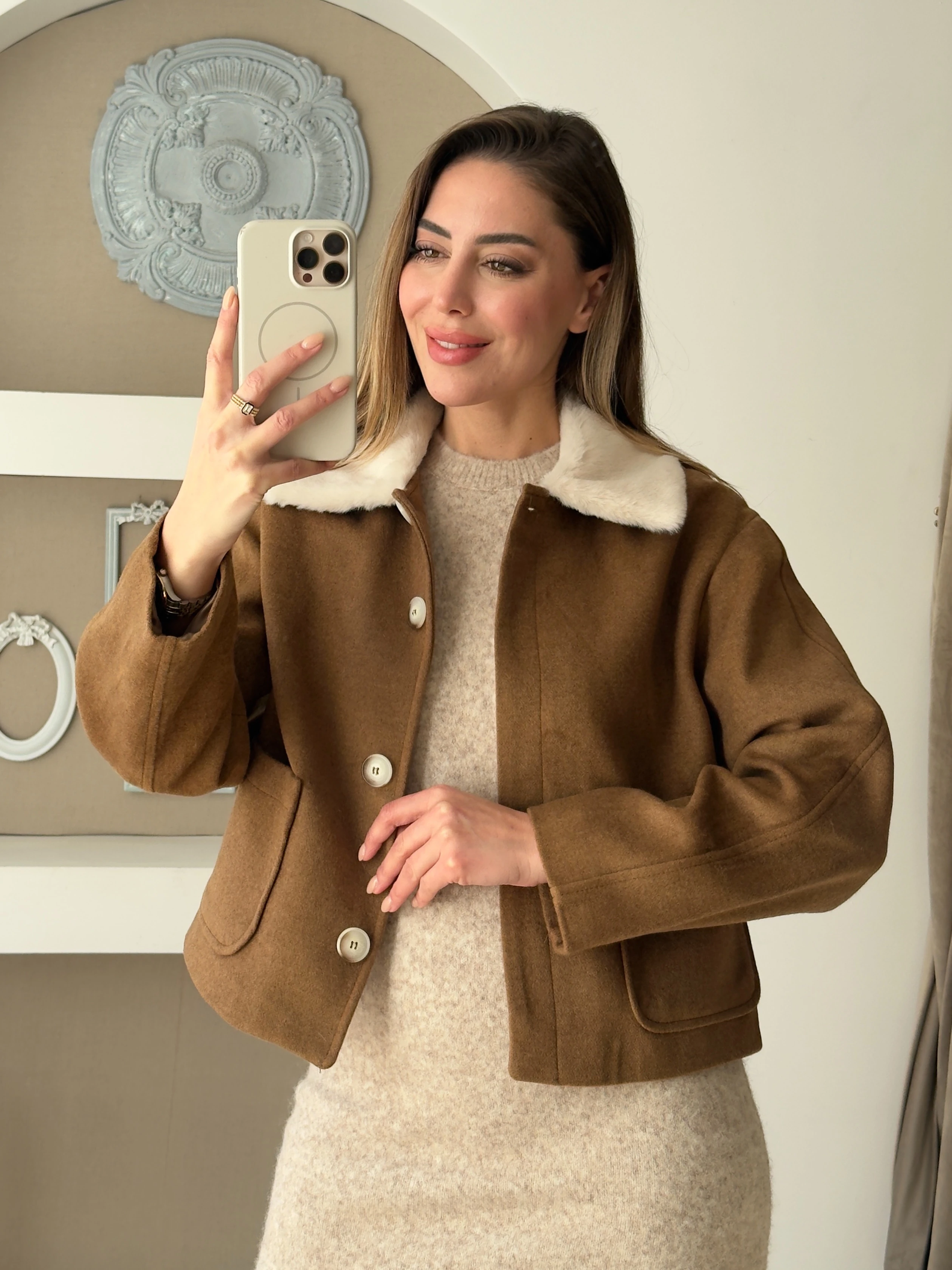 Peluş Yaka Kaşe Dokulu Ceket