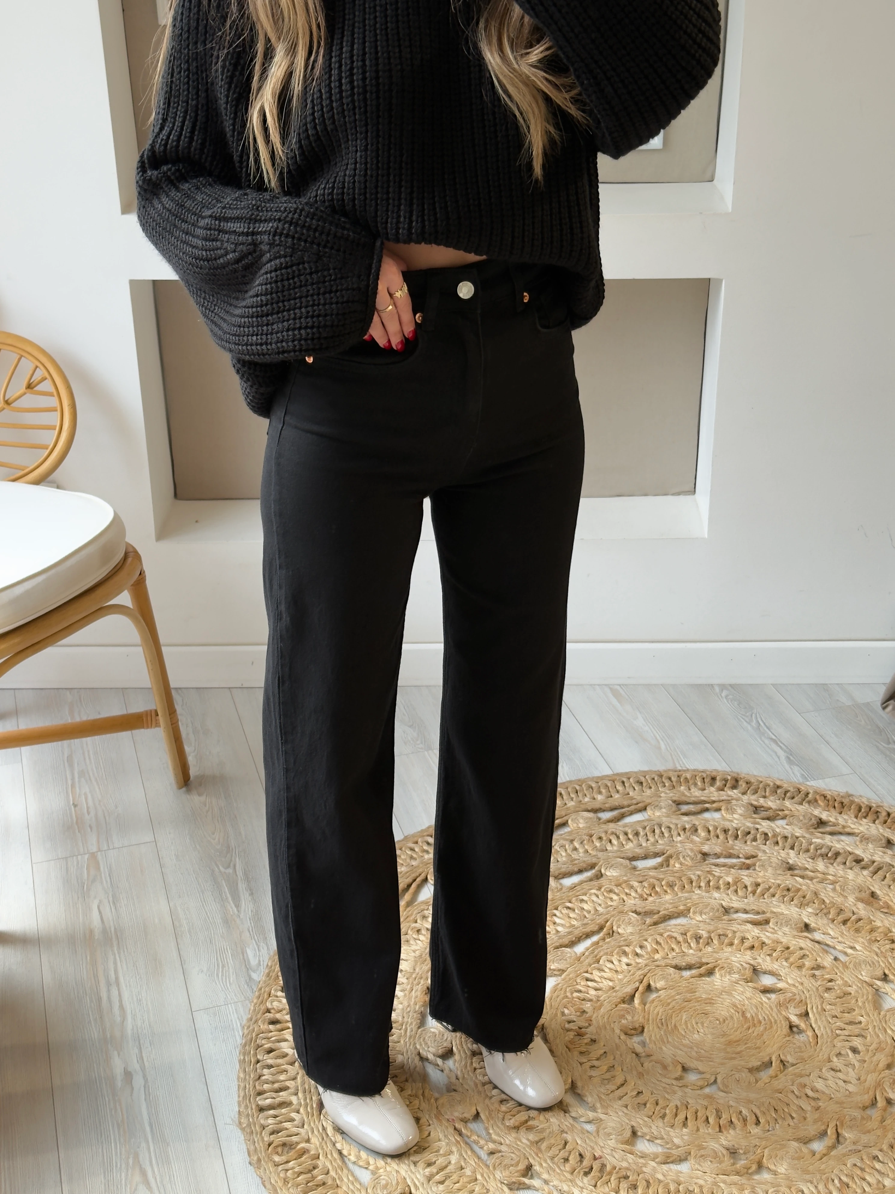 Orjinal Marka Siyah Renk Kesik Paça Jean