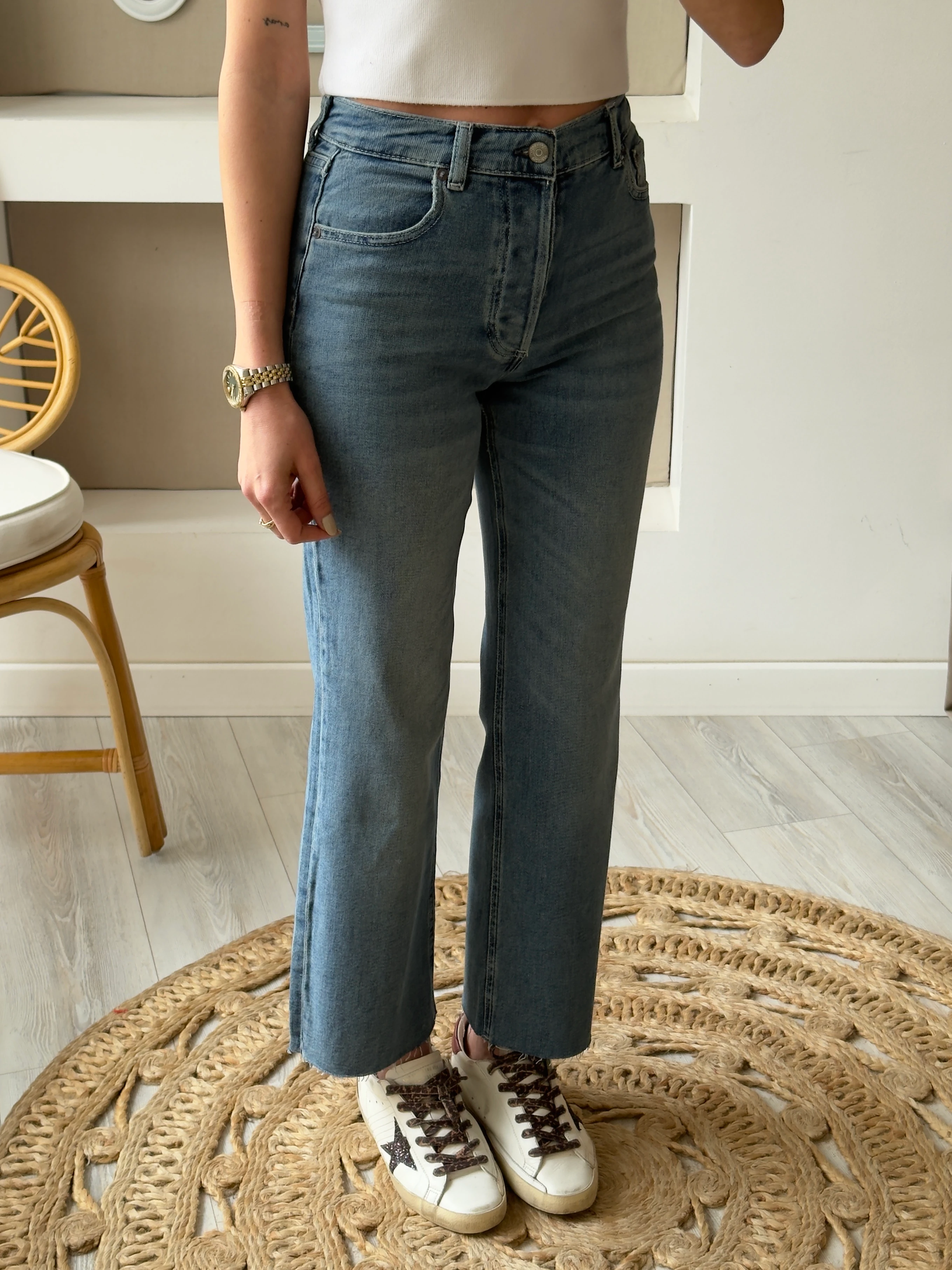 Orjinal Marka Orta Mavi Kesik Paça Jean