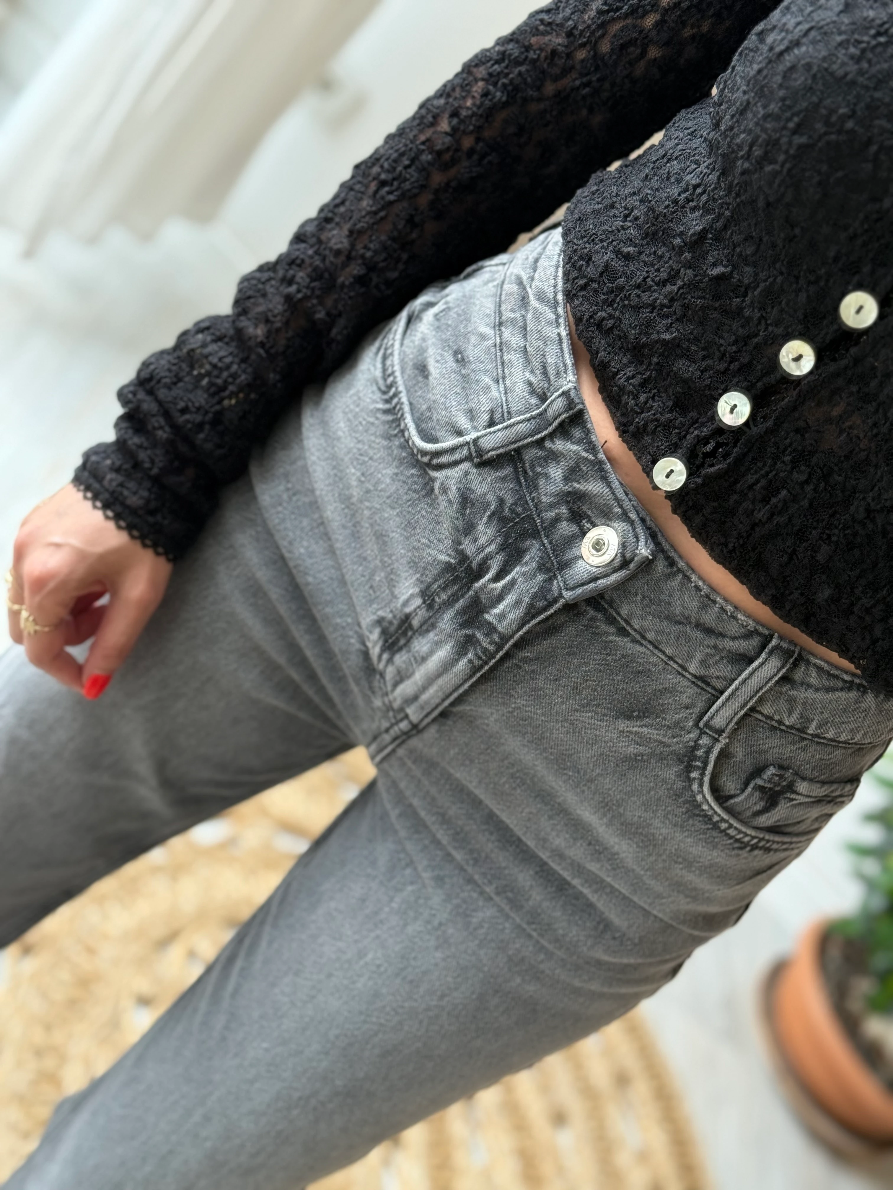 Orjinal Marka Gri Renk Düz kesim Jean