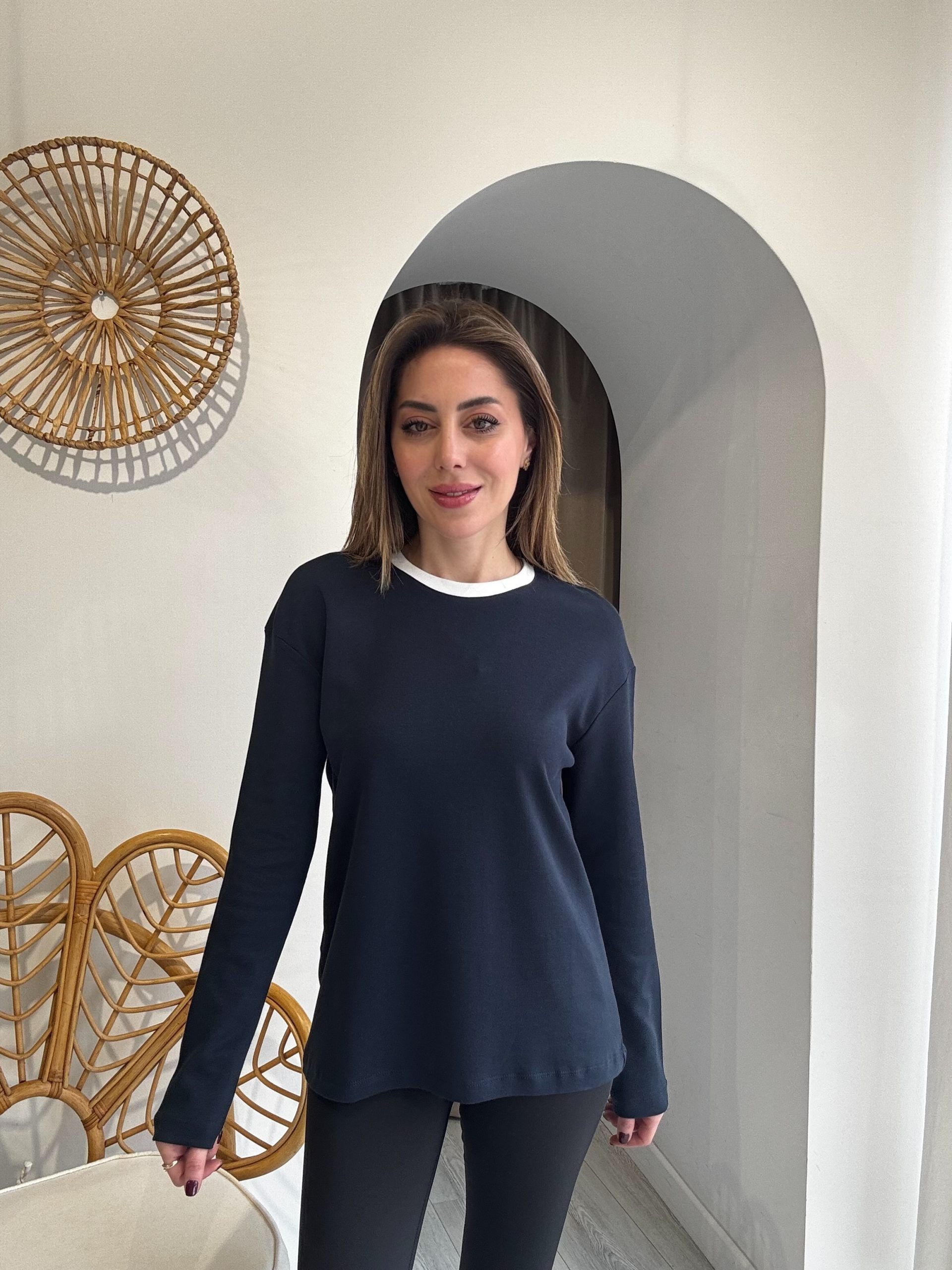 Biye Detaylı Lacivert Renk Basic Tshirt