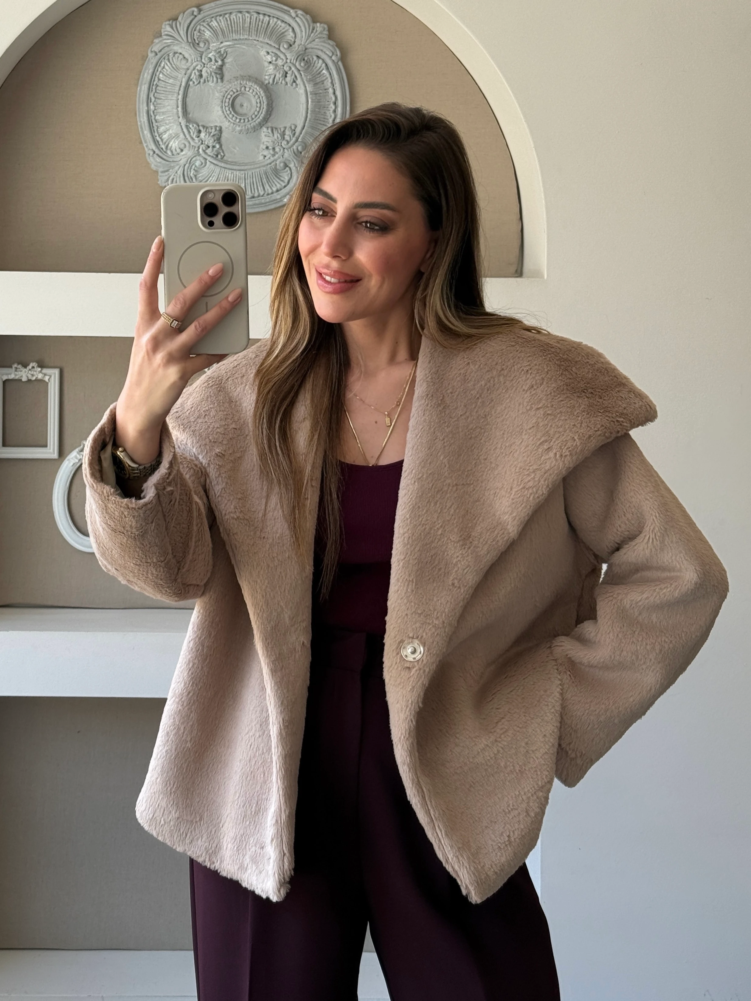 Şal Yaka Kürk Mont