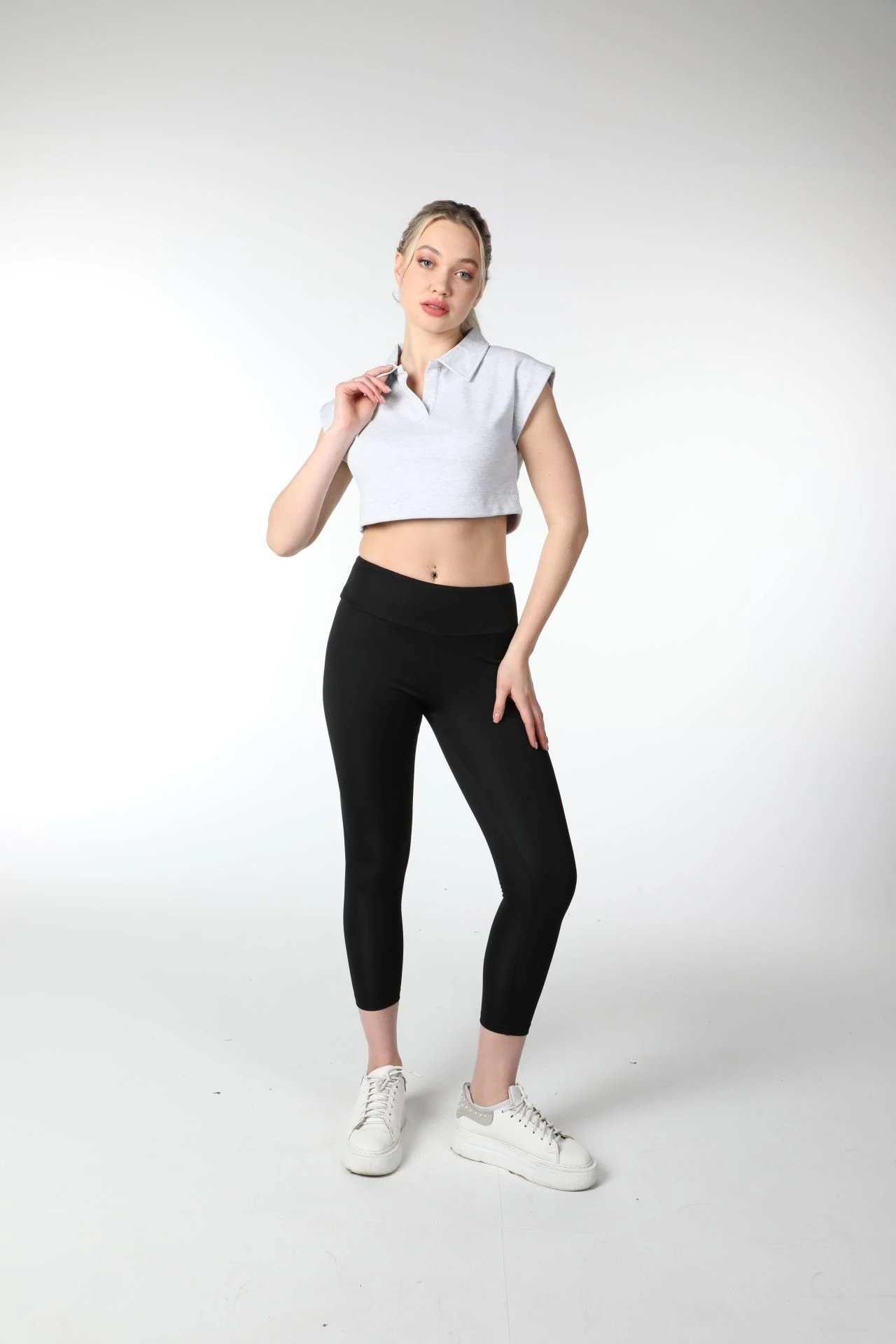 Kadın Polo Yaka Regular Fit Basic Crop - Gri