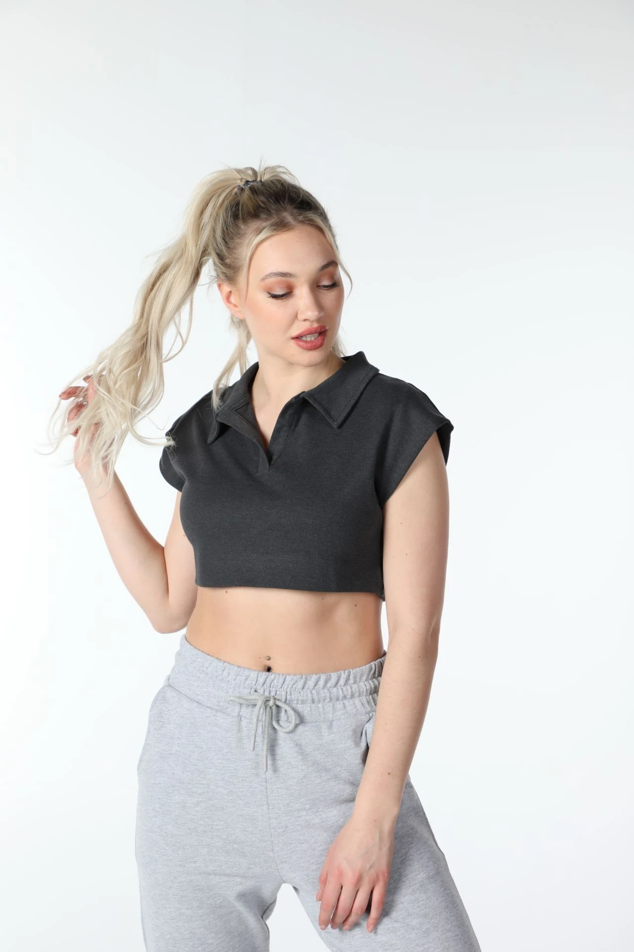 Kadın Polo Yaka Regular Fit Basic Crop - Antrasit