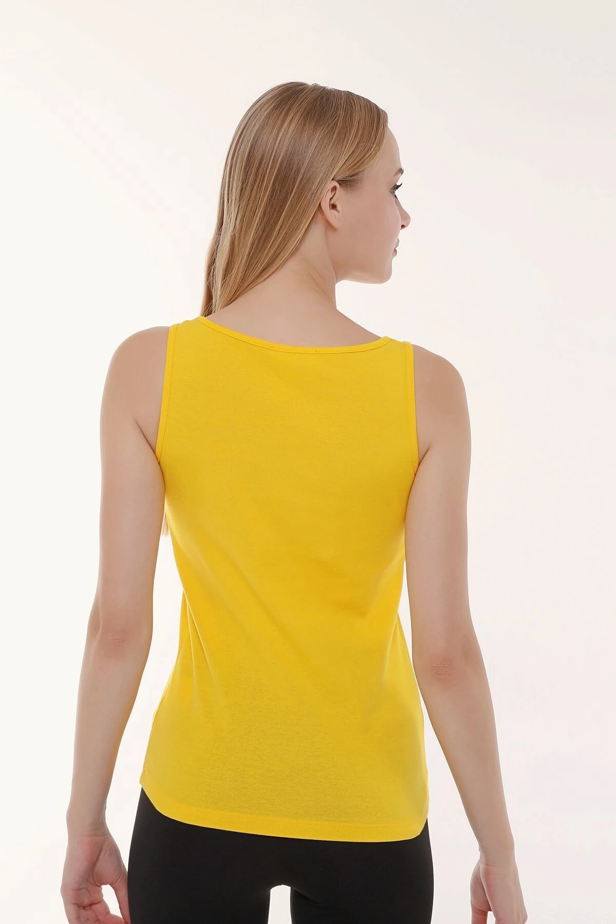 Kadın U Yaka Sıfır Kol Regular Fit Basic Geniş Askılı Tişört - Sarı