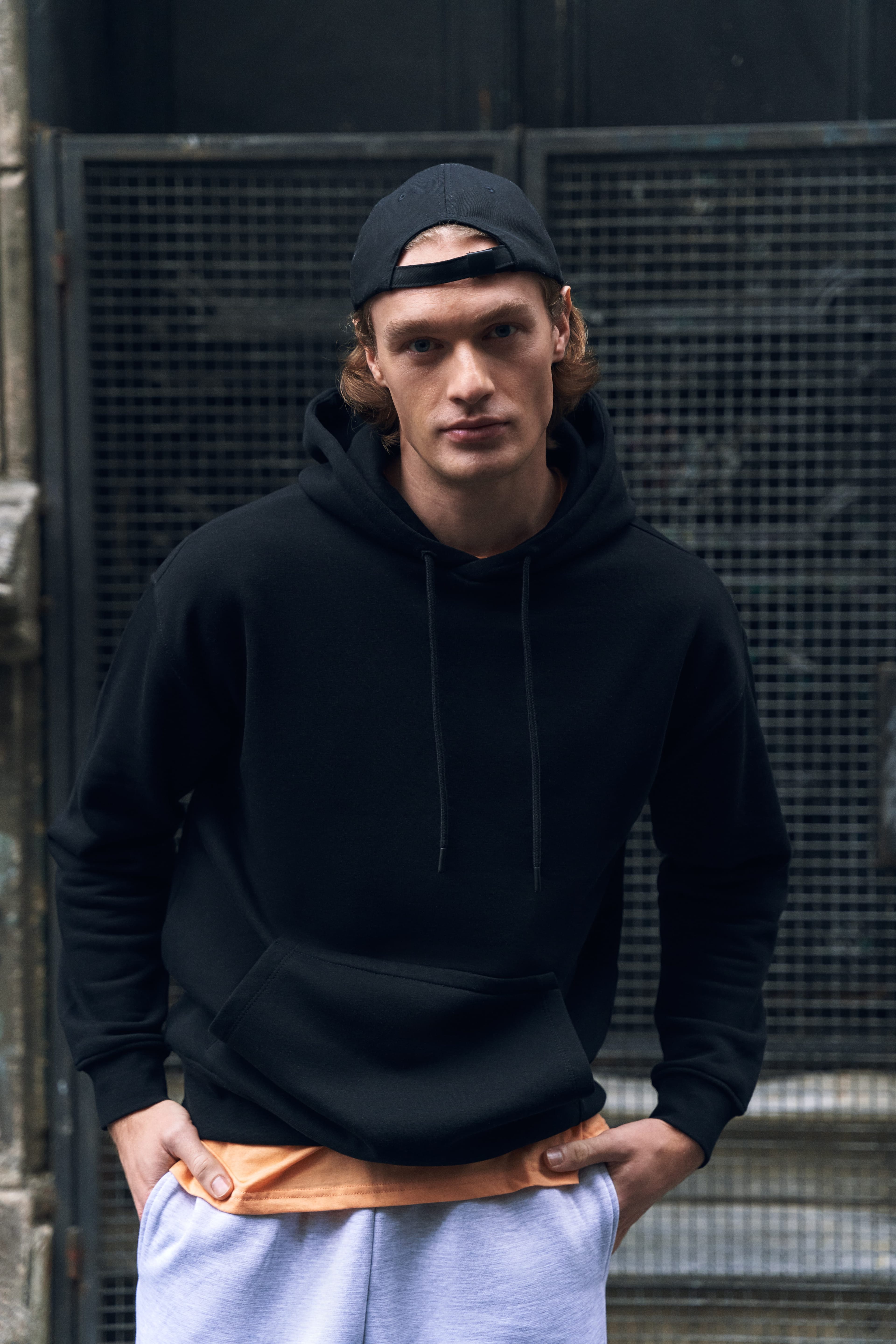 Erkek Kapüşonlu Şardonlu Oversize Basic Sweatshirt