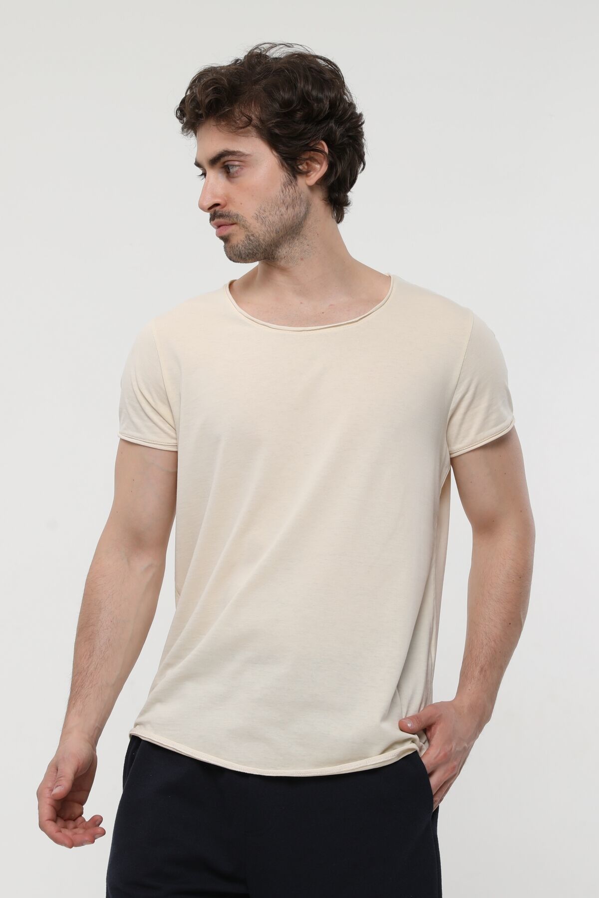 Erkek Kayık Yaka Kısa Kollu Regular Fit Basic Tişört