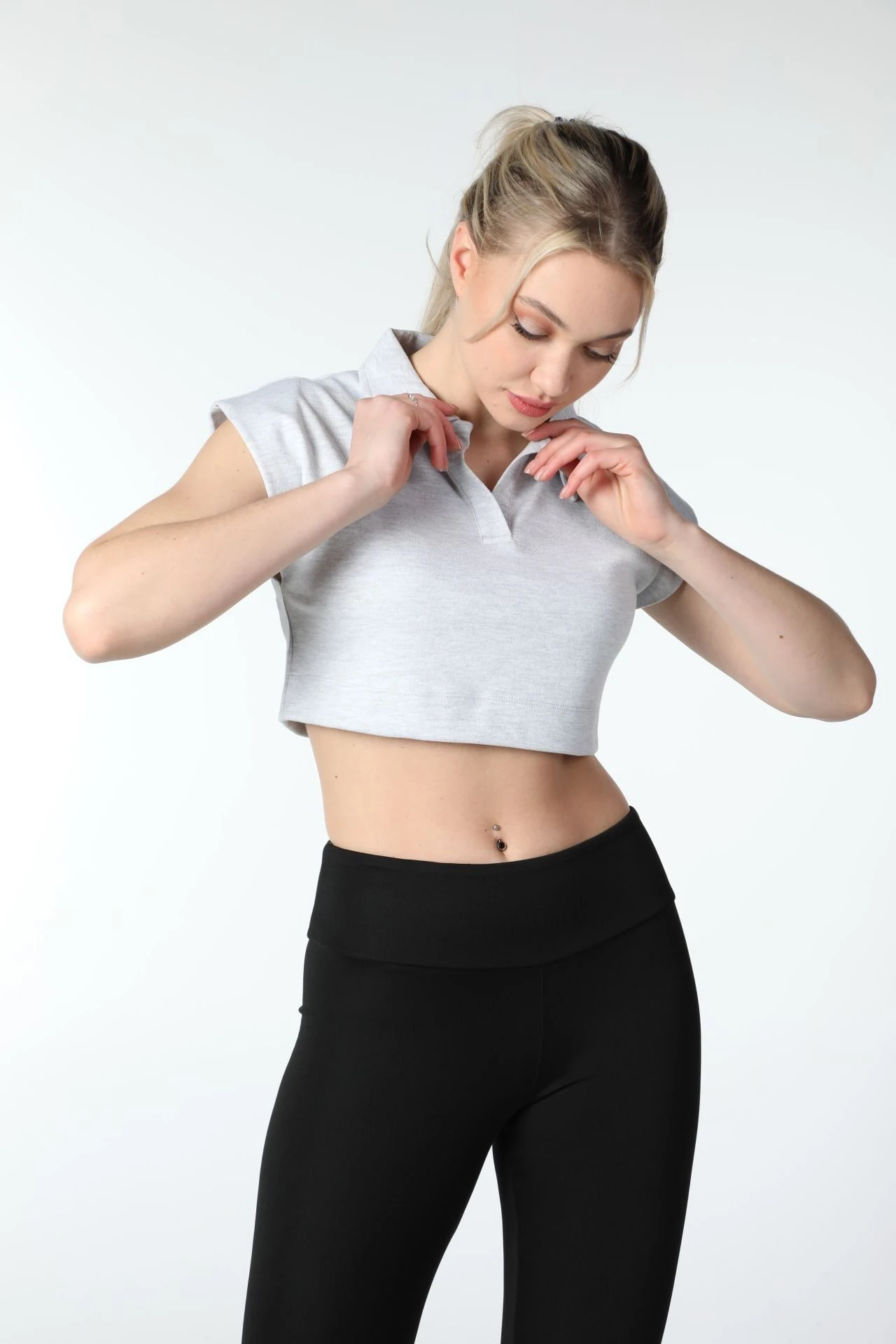 Kadın Polo Yaka Regular Fit Basic Crop - Gri