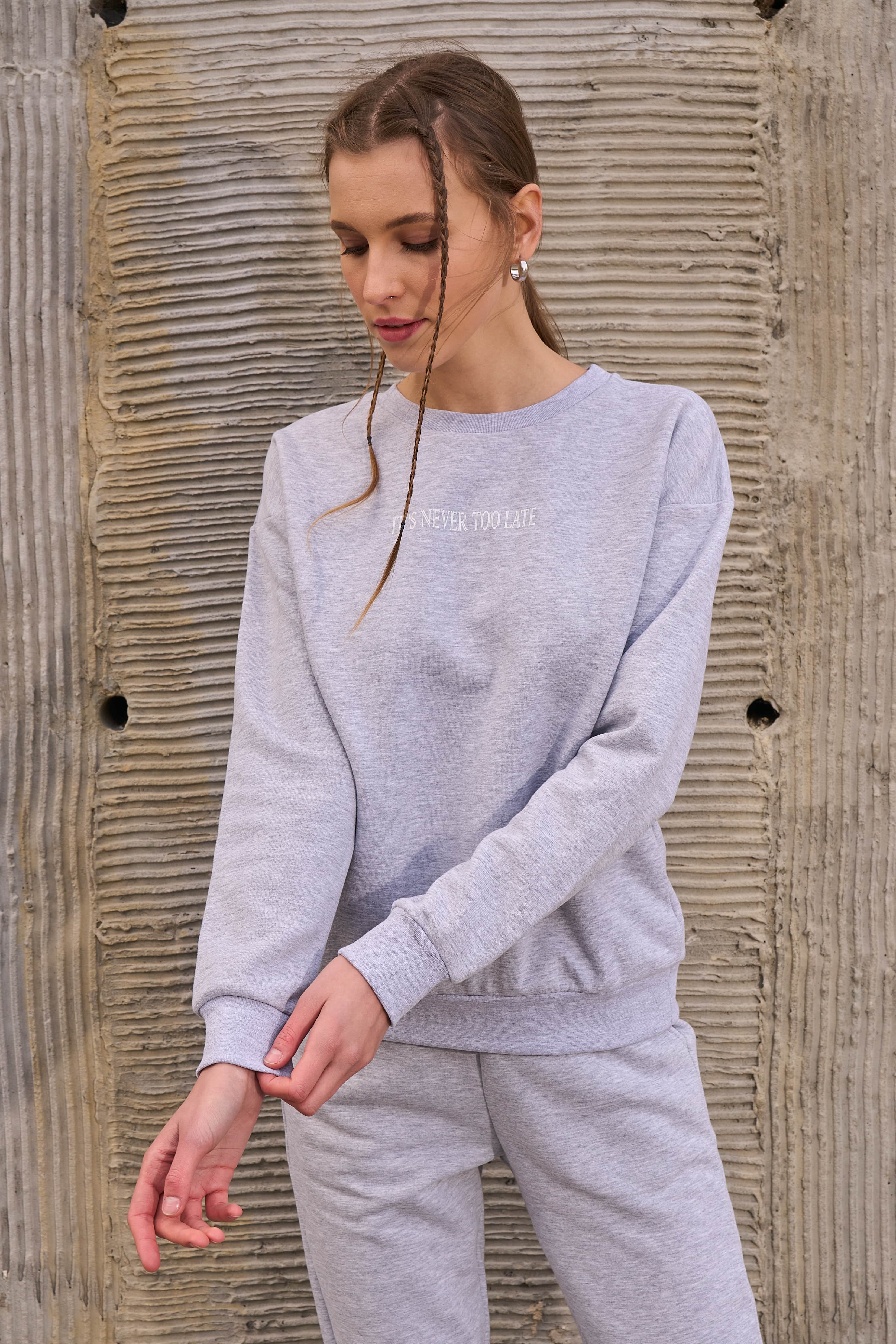 Kadın Bisiklet Yaka Regular Fit Baskılı Sweatshirt - OPTİK GRİ