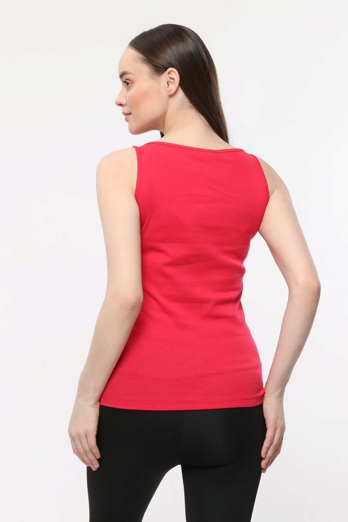 Kadın U Yaka Sıfır Kol Regular Fit Basic Geniş Askılı Tişört - FUŞYA
