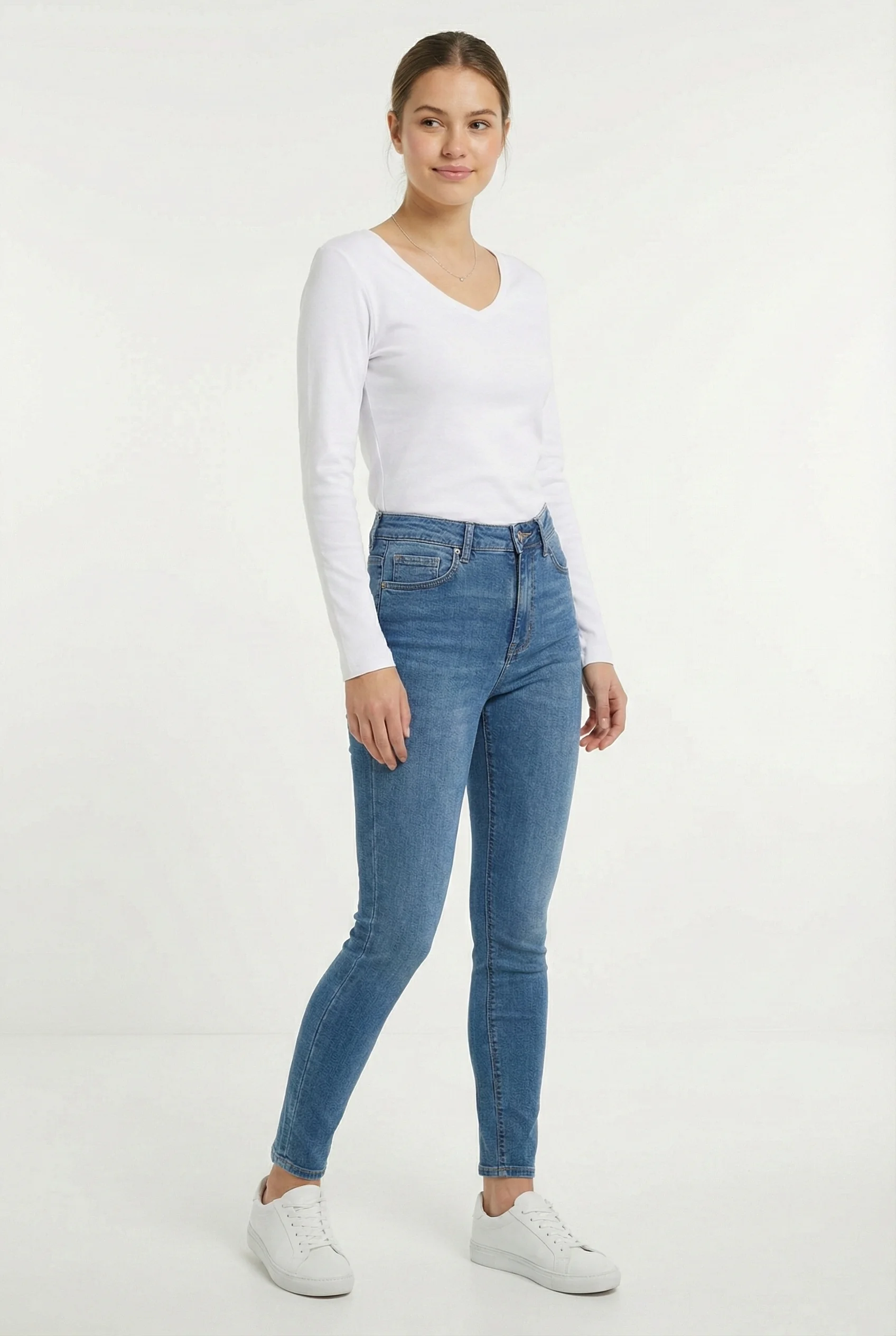 Kadın V Yaka Uzun Kollu Regular Fit Basic Tişört - Beyaz