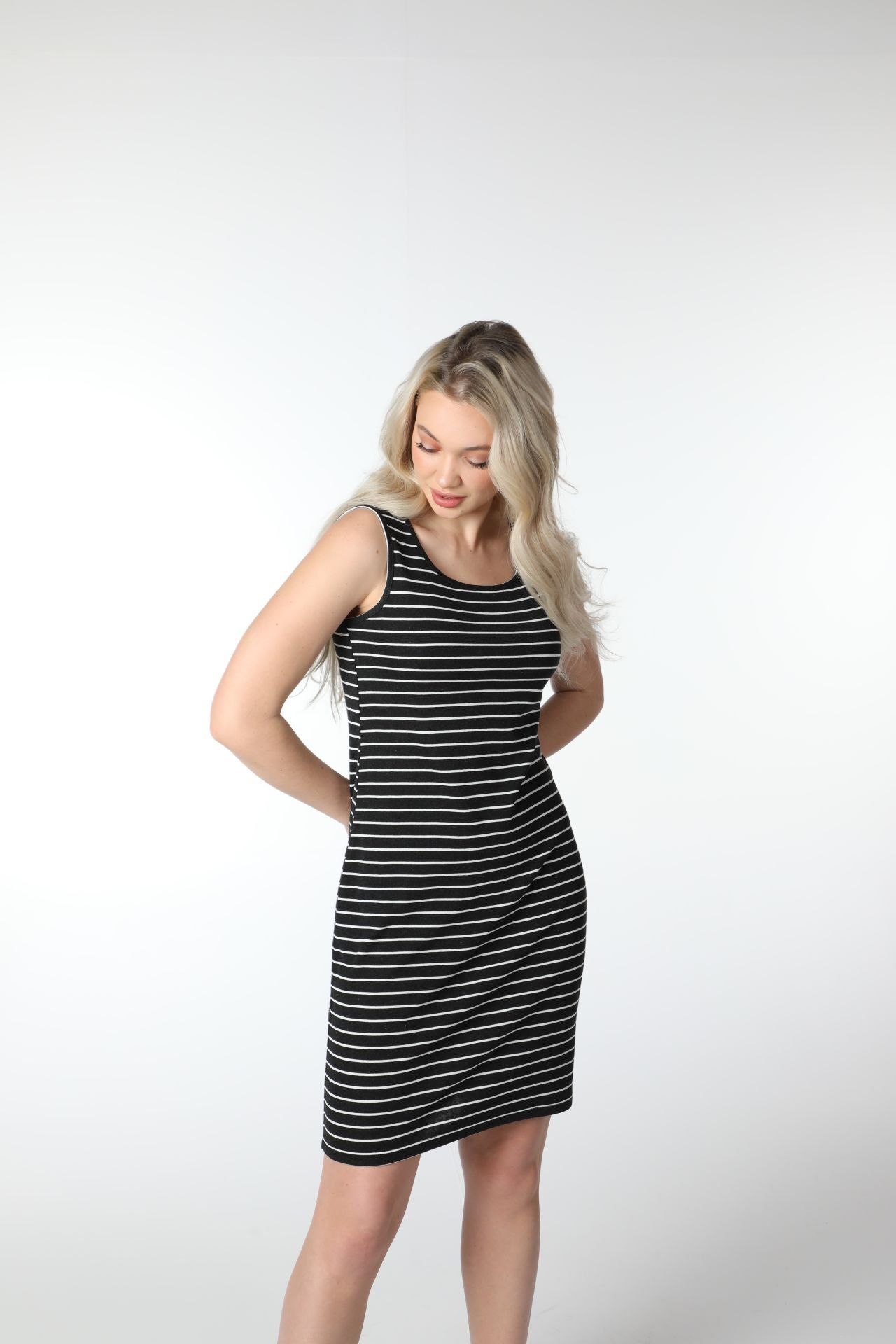 Kadın U Yaka Sıfır Kol Regular Fit Çizgili Elbise