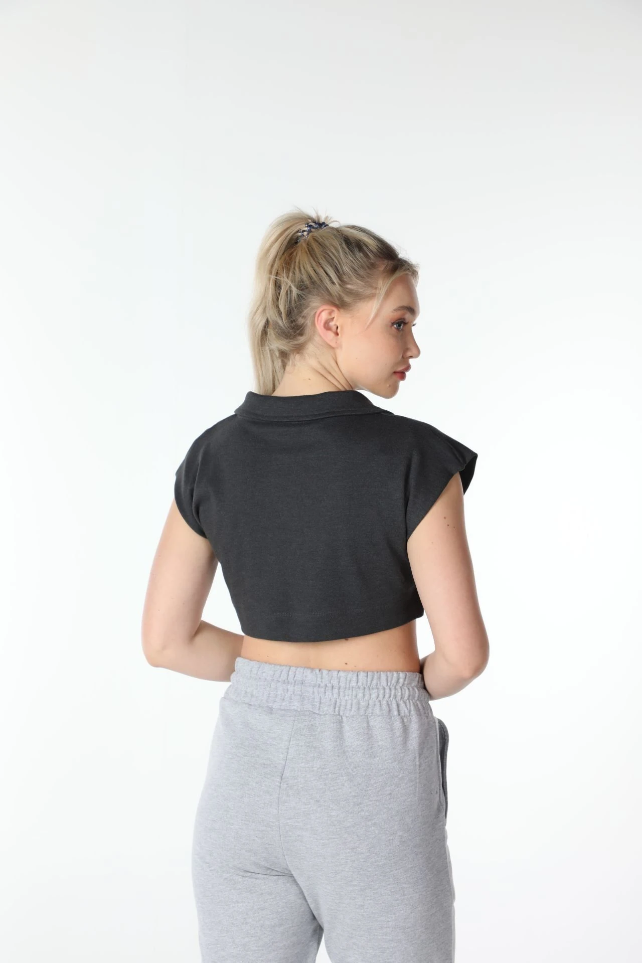 Kadın Polo Yaka Regular Fit Basic Crop - Antrasit