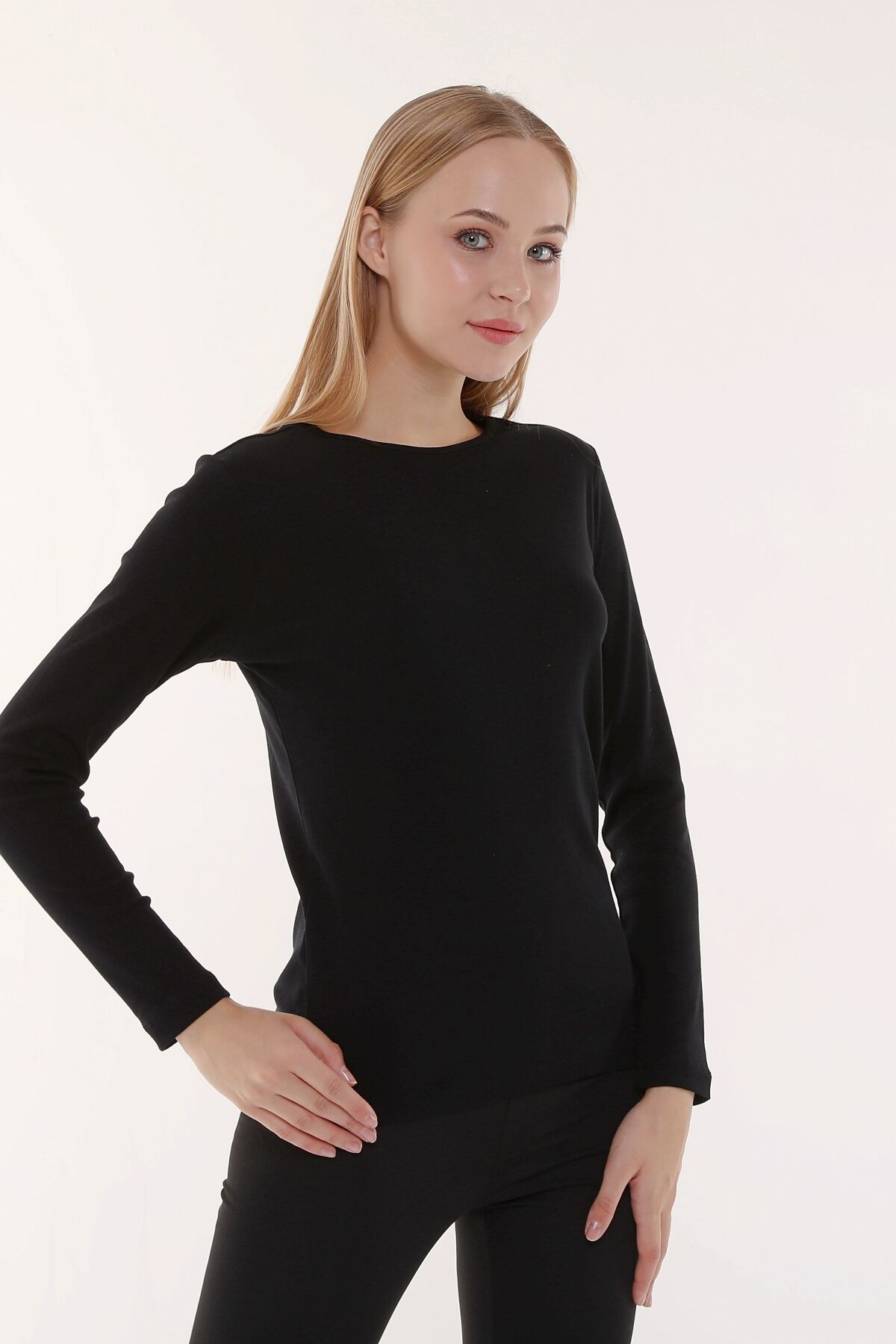 Kadın Bisiklet Yaka Uzun Kollu Regular Fit Basic Tişört - Siyah