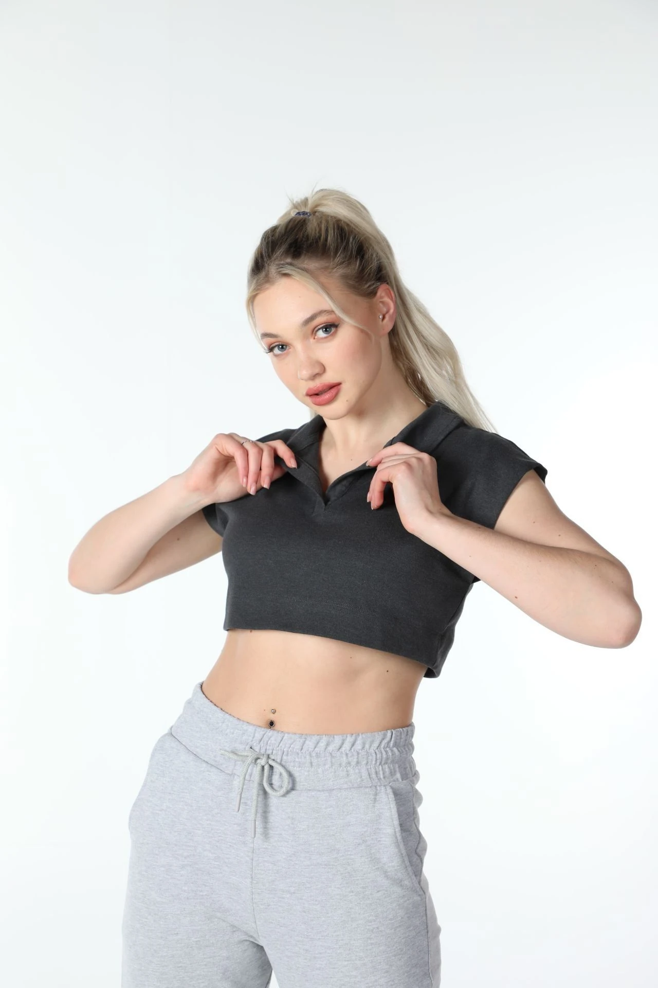 Kadın Polo Yaka Regular Fit Basic Crop - Antrasit