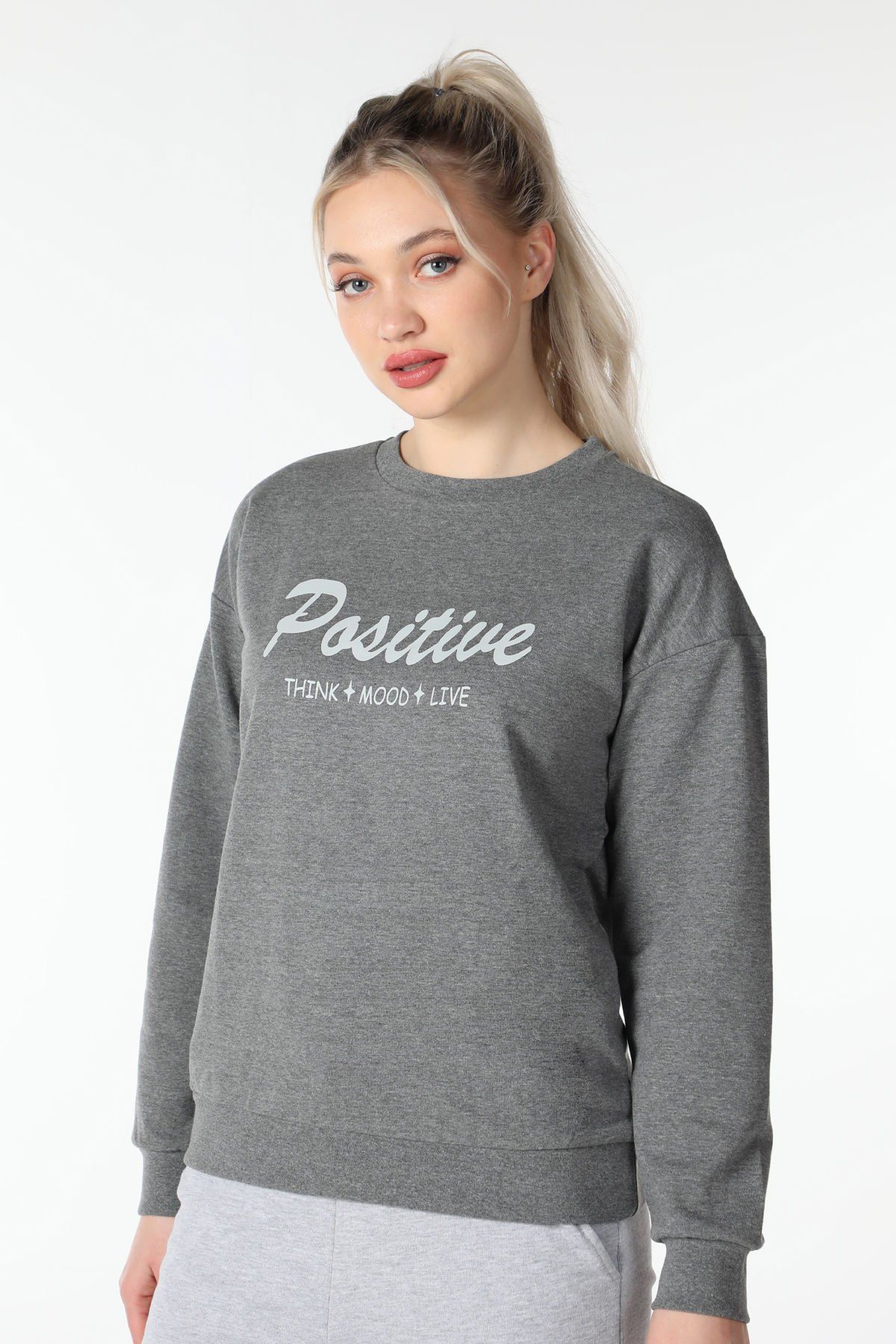 Kadın Bisiklet Yaka Regular Fit Baskılı Sweatshirt - Koyu Gri