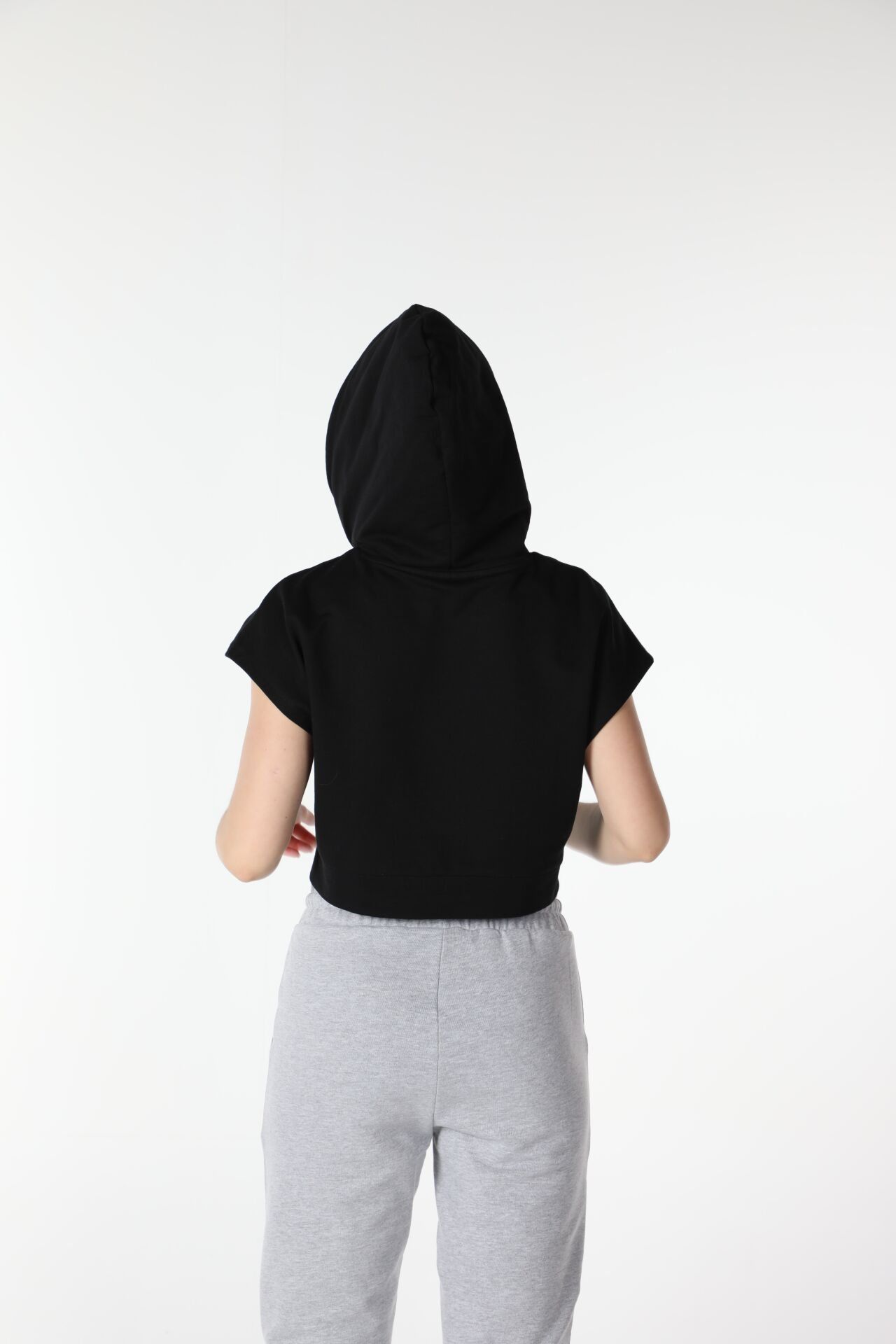 Kadın Kapüşonlu Regular Fit Baskılı Crop Sweatshırt - Siyah